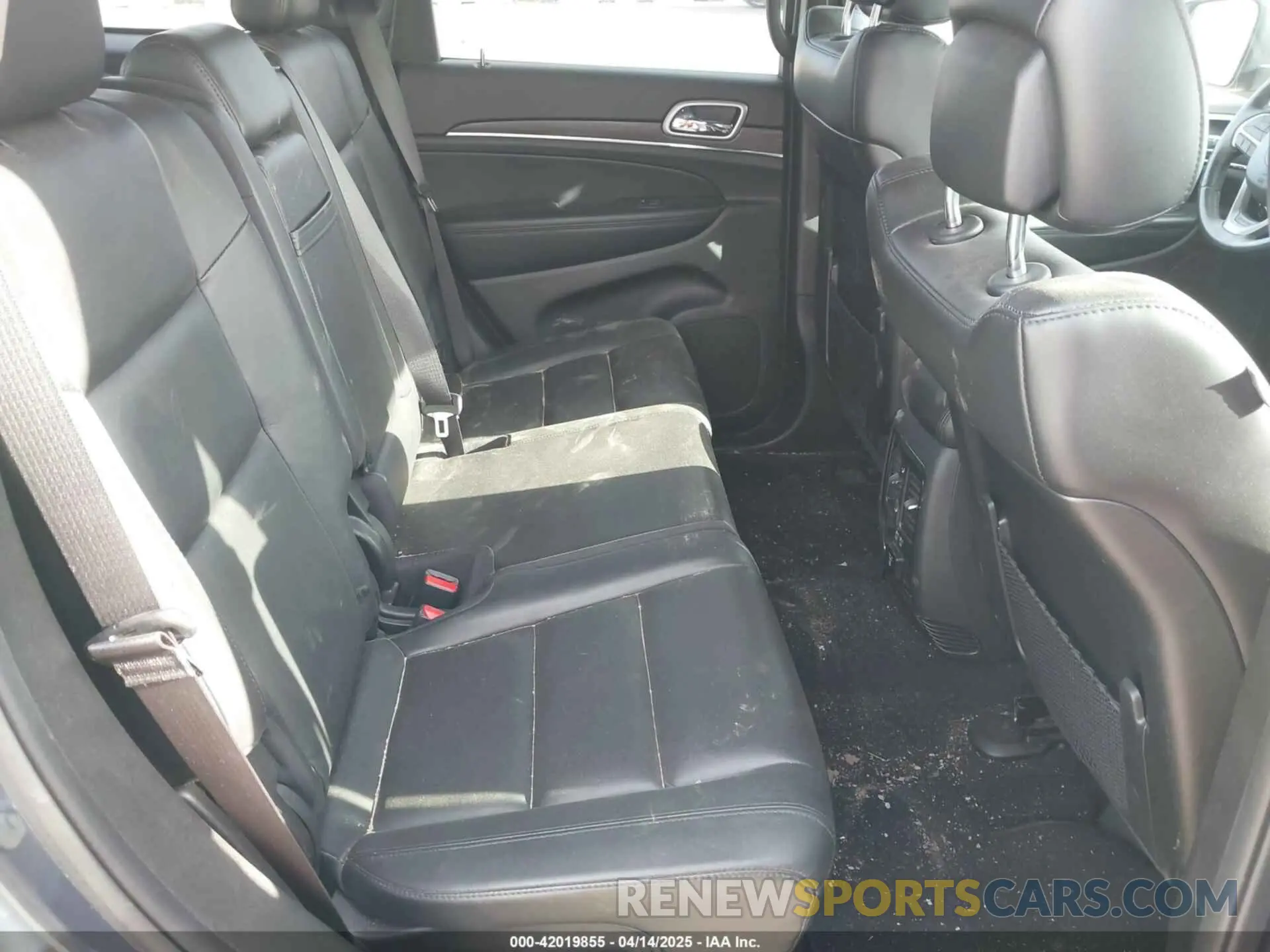 8 Photograph of a damaged car 1C4RJFBG2LC137560 JEEP GRAND CHEROKEE 2020