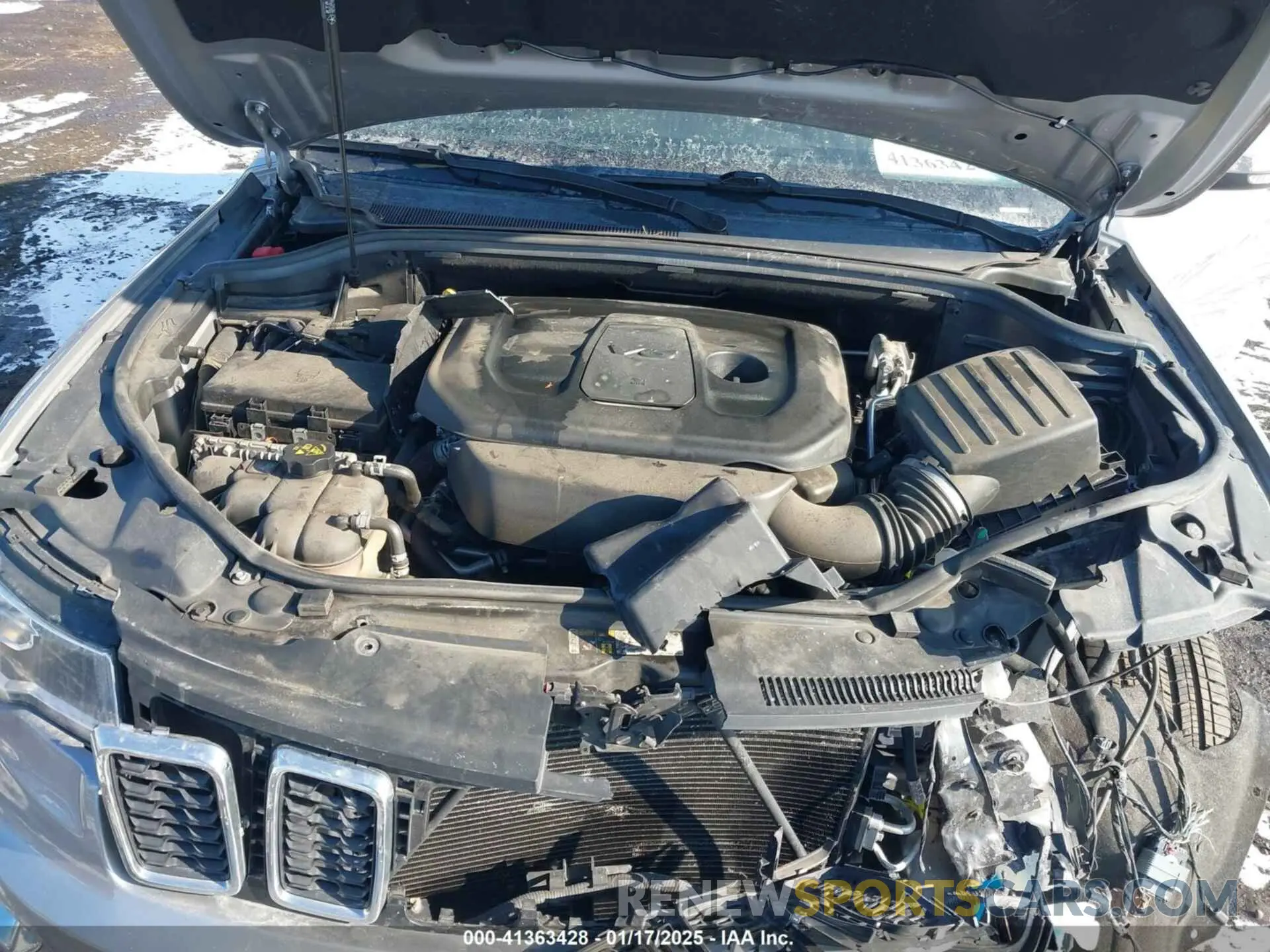 10 Photograph of a damaged car 1C4RJFBG2LC175970 JEEP GRAND CHEROKEE 2020