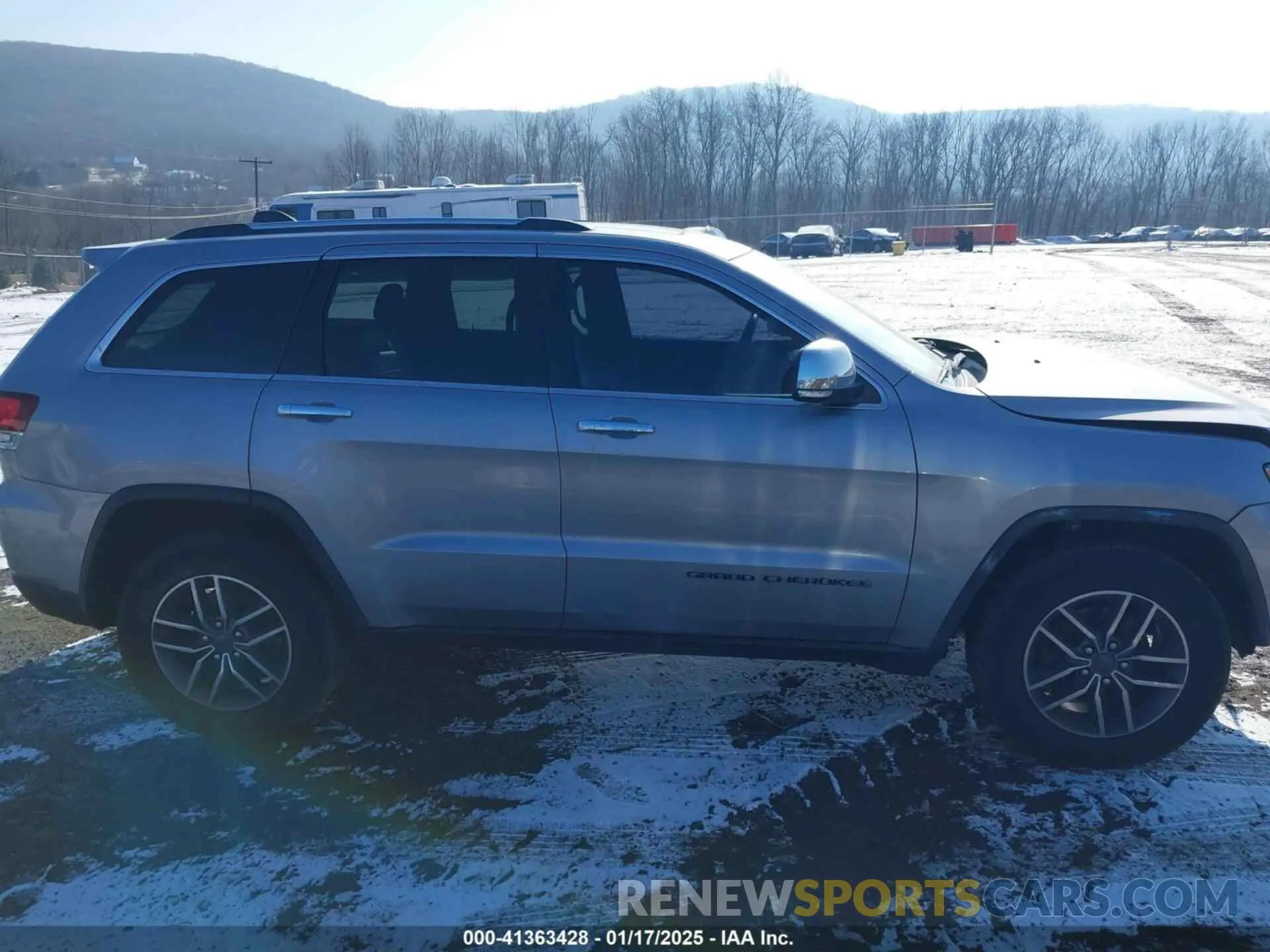 13 Photograph of a damaged car 1C4RJFBG2LC175970 JEEP GRAND CHEROKEE 2020