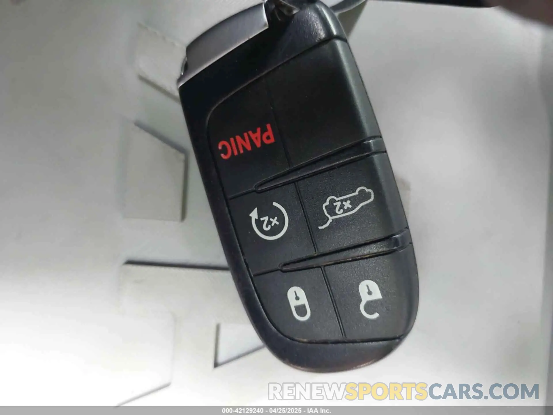 11 Photograph of a damaged car 1C4RJFBG2LC242101 JEEP GRAND CHEROKEE 2020