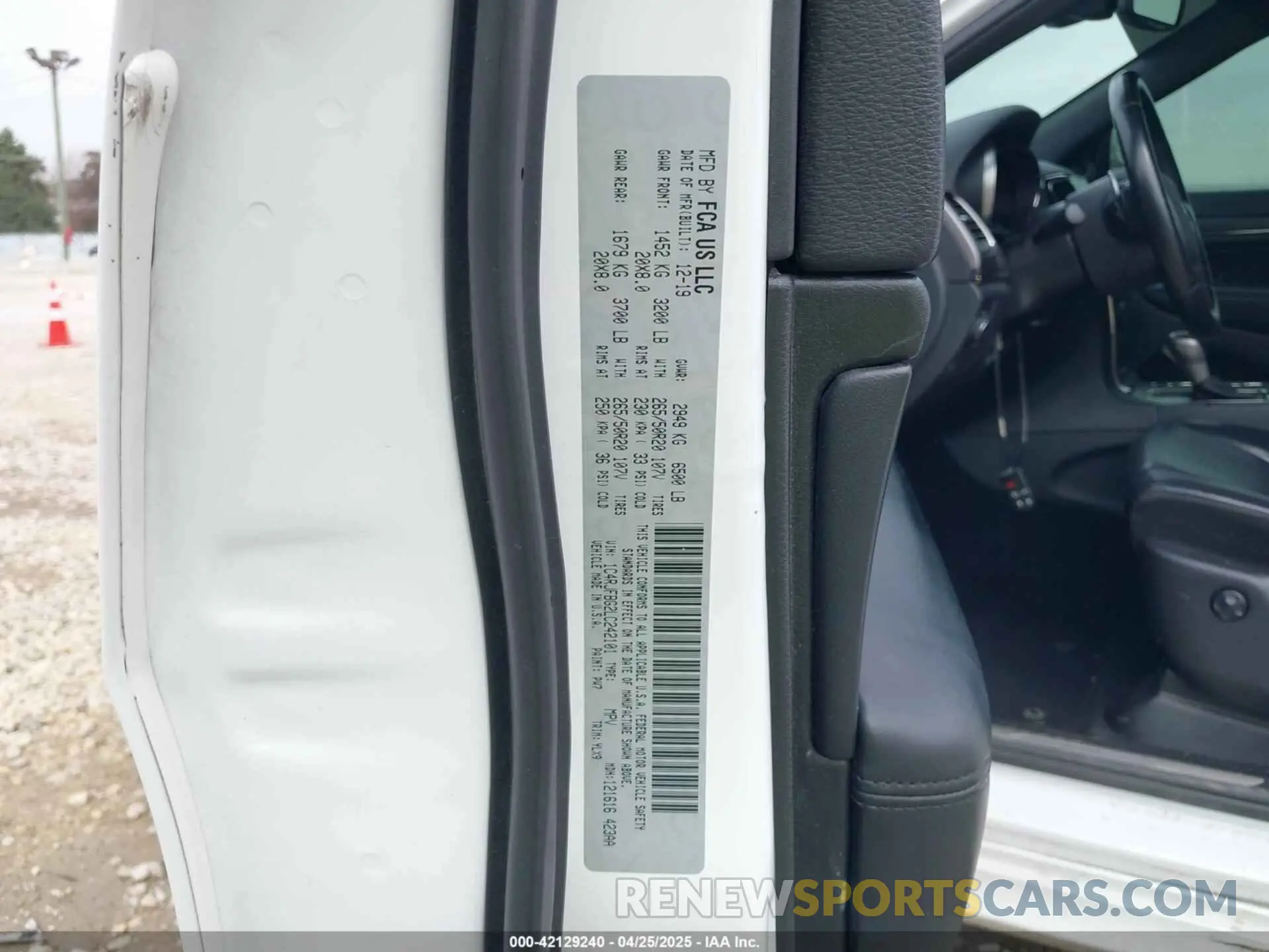 9 Photograph of a damaged car 1C4RJFBG2LC242101 JEEP GRAND CHEROKEE 2020