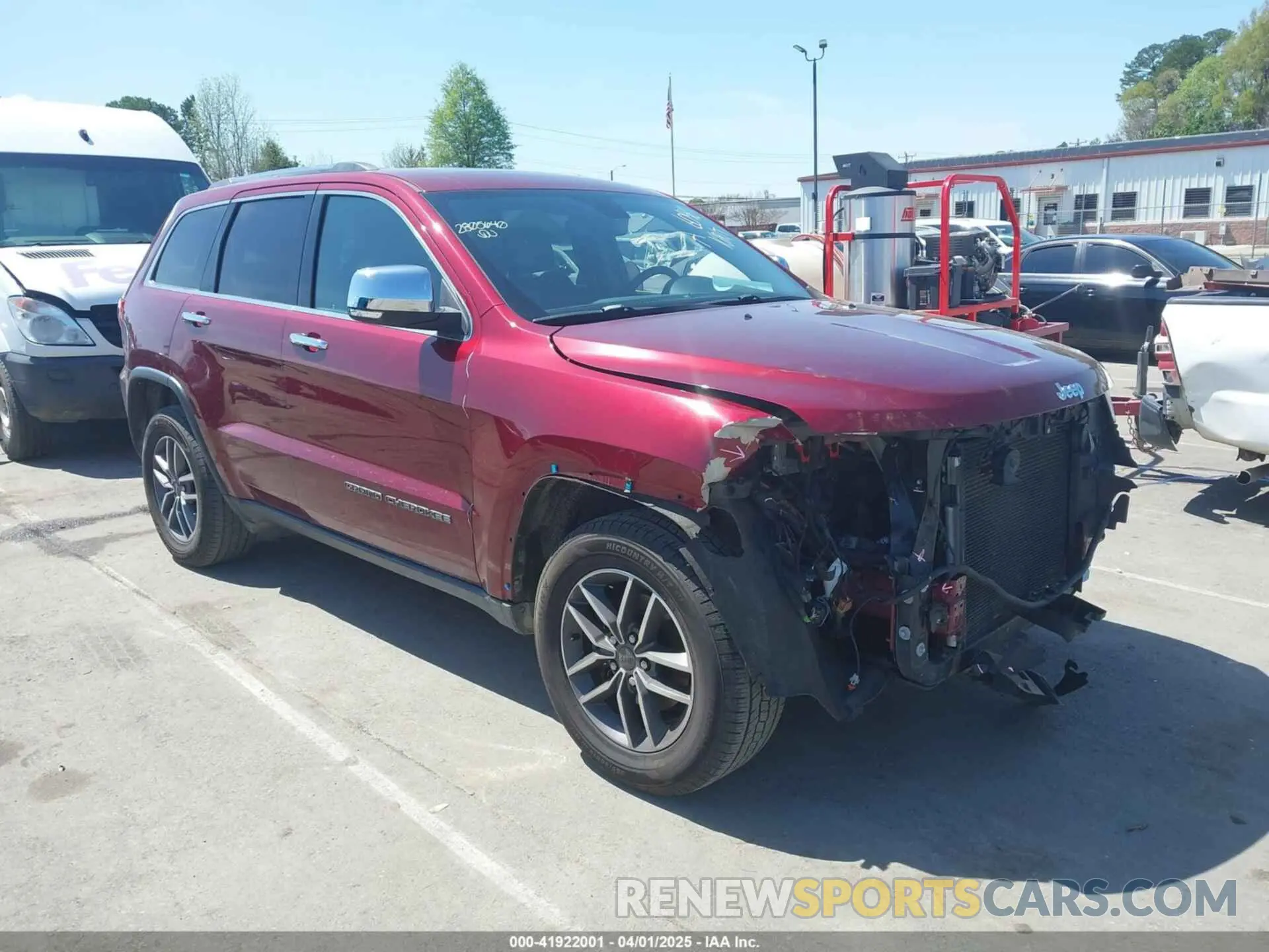 1 Photograph of a damaged car 1C4RJFBG2LC256046 JEEP GRAND CHEROKEE 2020