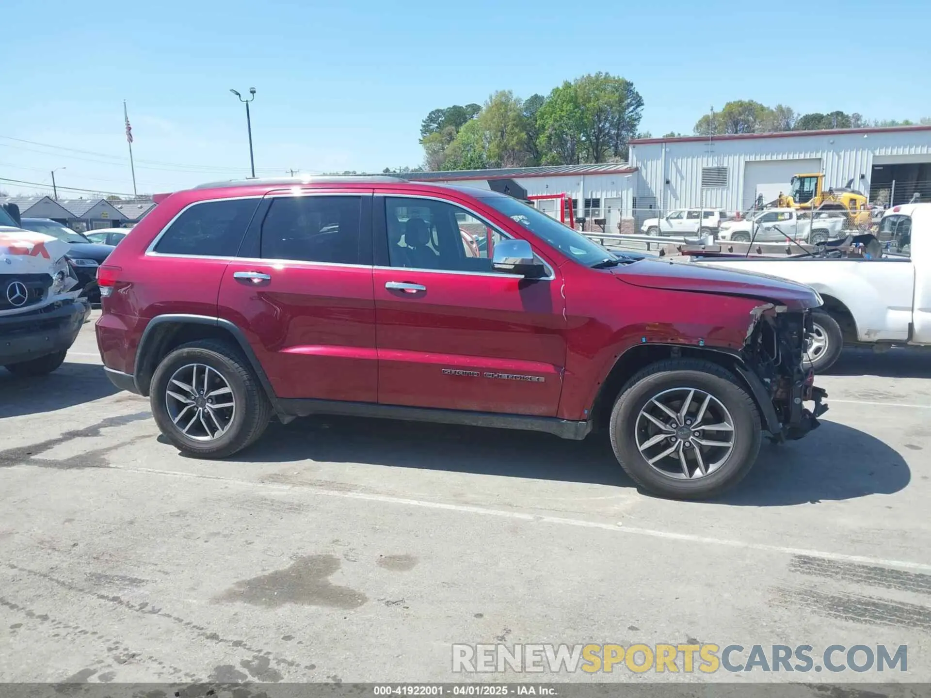 14 Photograph of a damaged car 1C4RJFBG2LC256046 JEEP GRAND CHEROKEE 2020