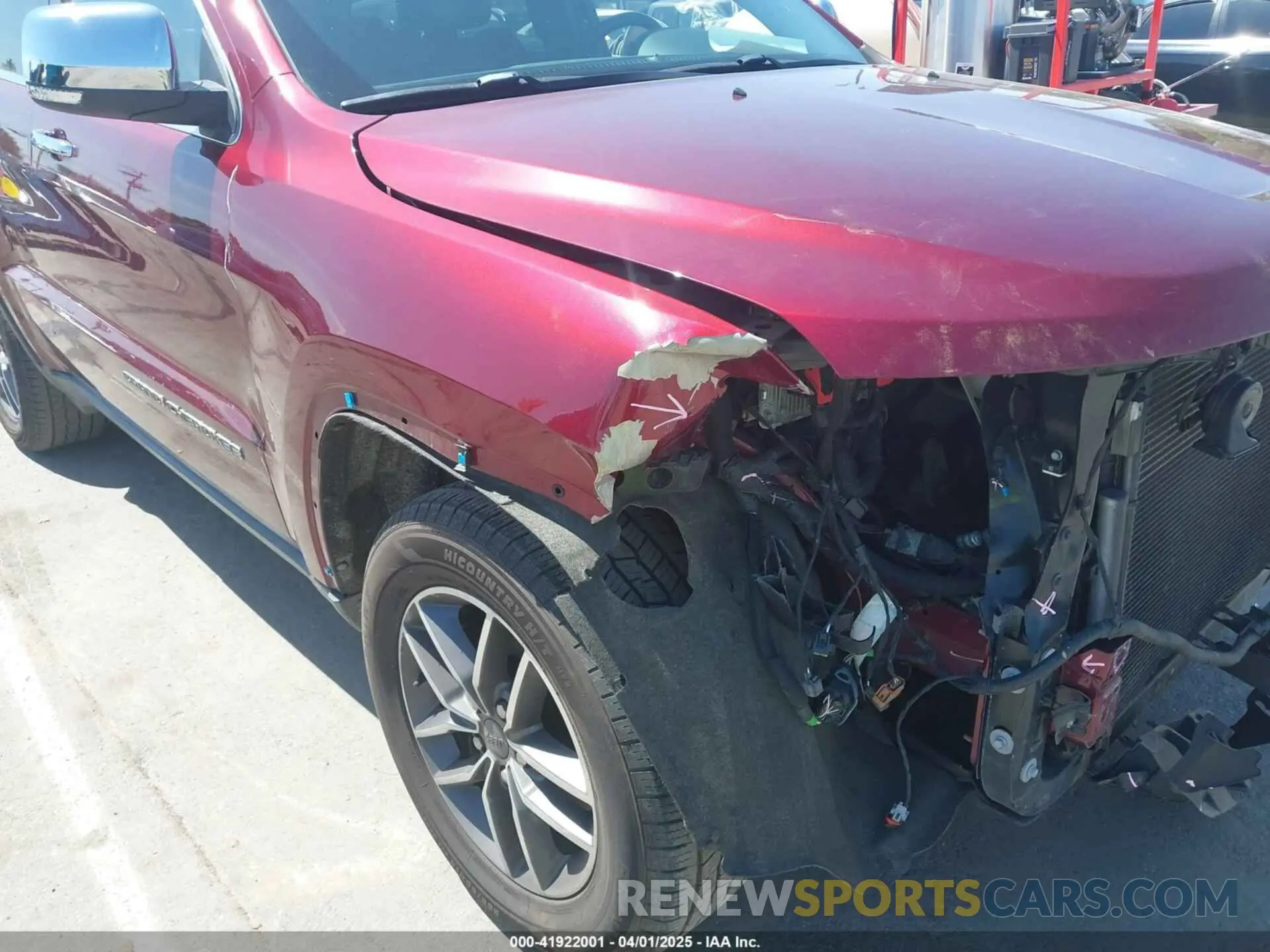 18 Photograph of a damaged car 1C4RJFBG2LC256046 JEEP GRAND CHEROKEE 2020