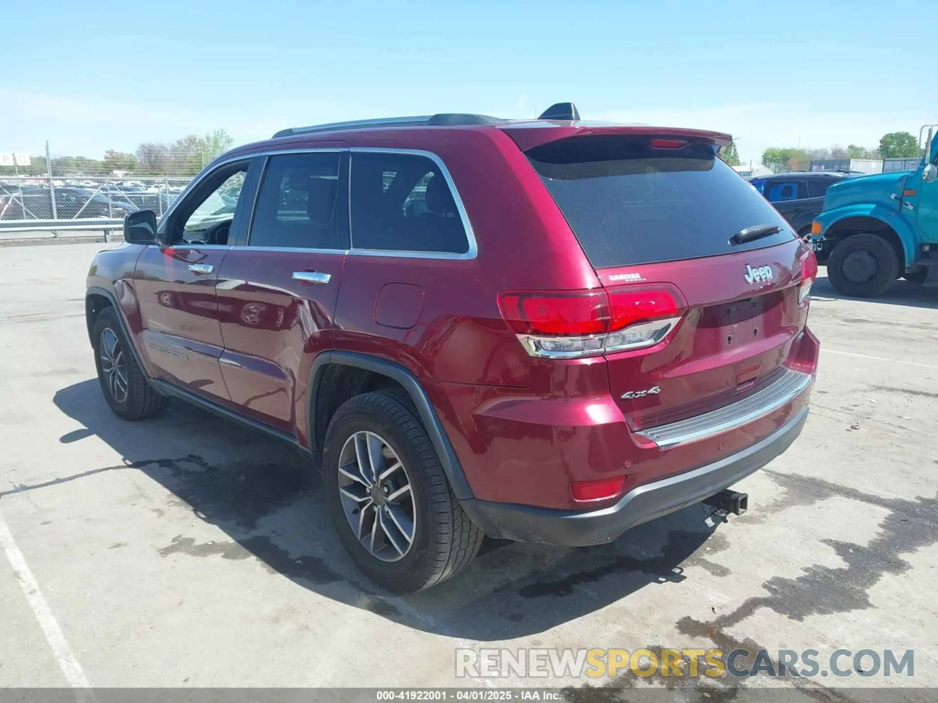 3 Photograph of a damaged car 1C4RJFBG2LC256046 JEEP GRAND CHEROKEE 2020