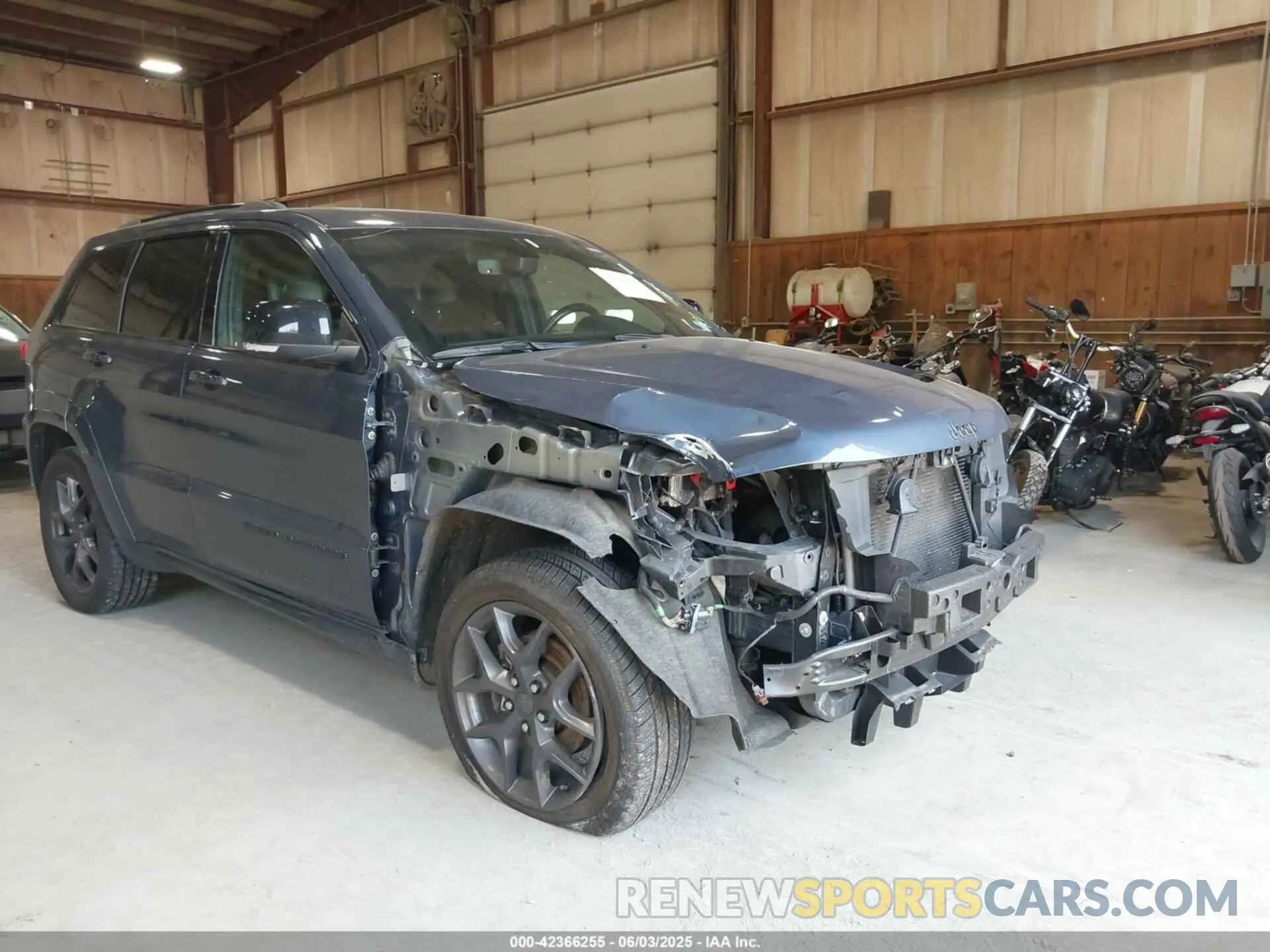 19 Photograph of a damaged car 1C4RJFBG2LC420413 JEEP GRAND CHEROKEE 2020