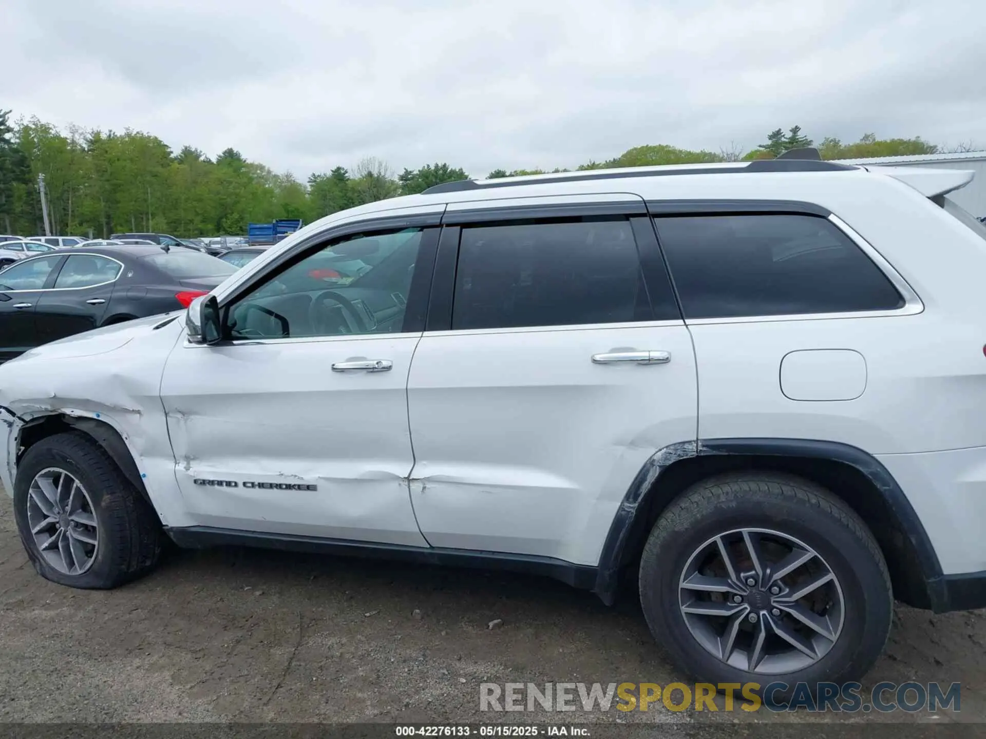 14 Photograph of a damaged car 1C4RJFBG3LC100954 JEEP GRAND CHEROKEE 2020