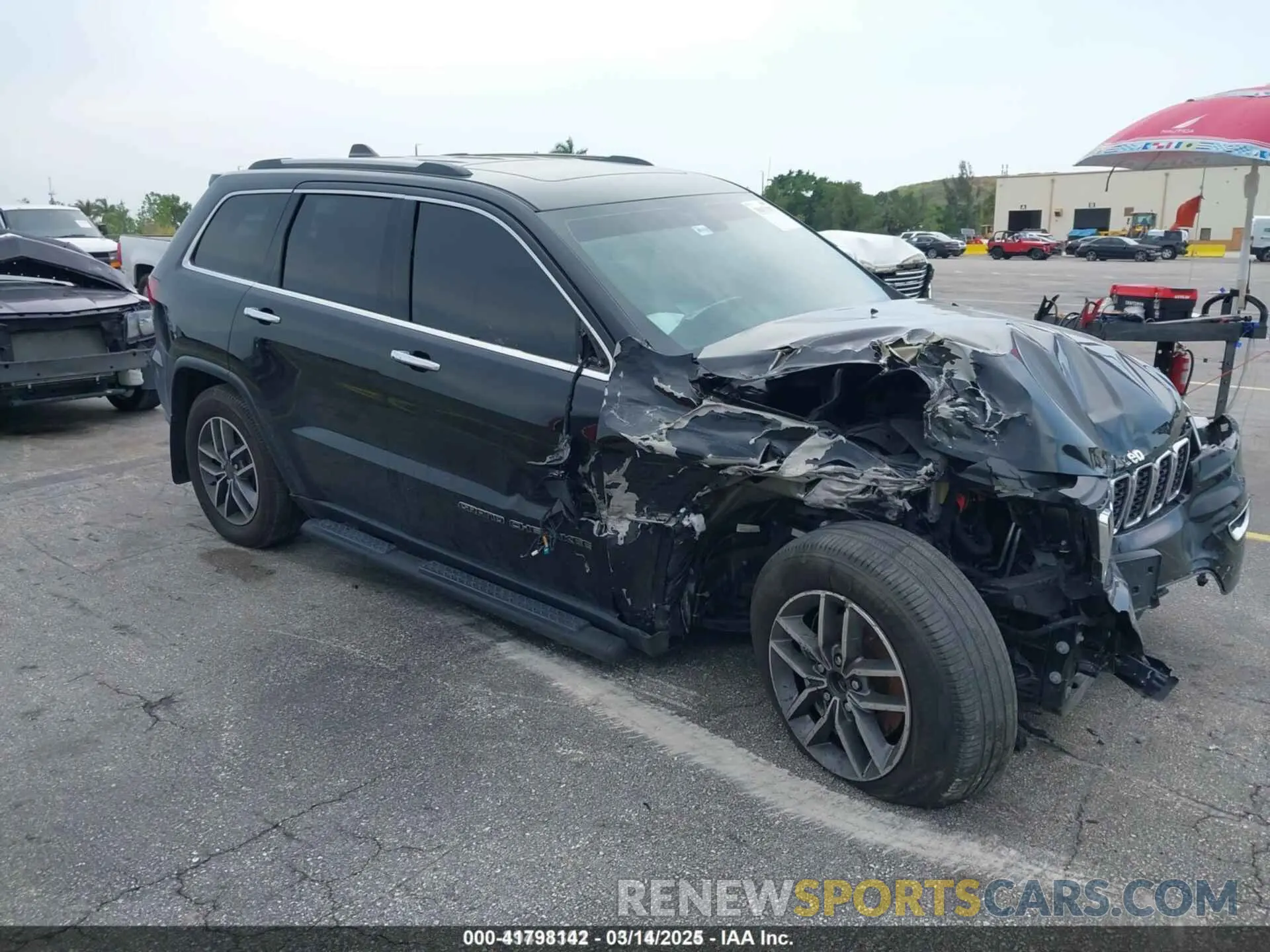 1 Photograph of a damaged car 1C4RJFBG3LC293591 JEEP GRAND CHEROKEE 2020