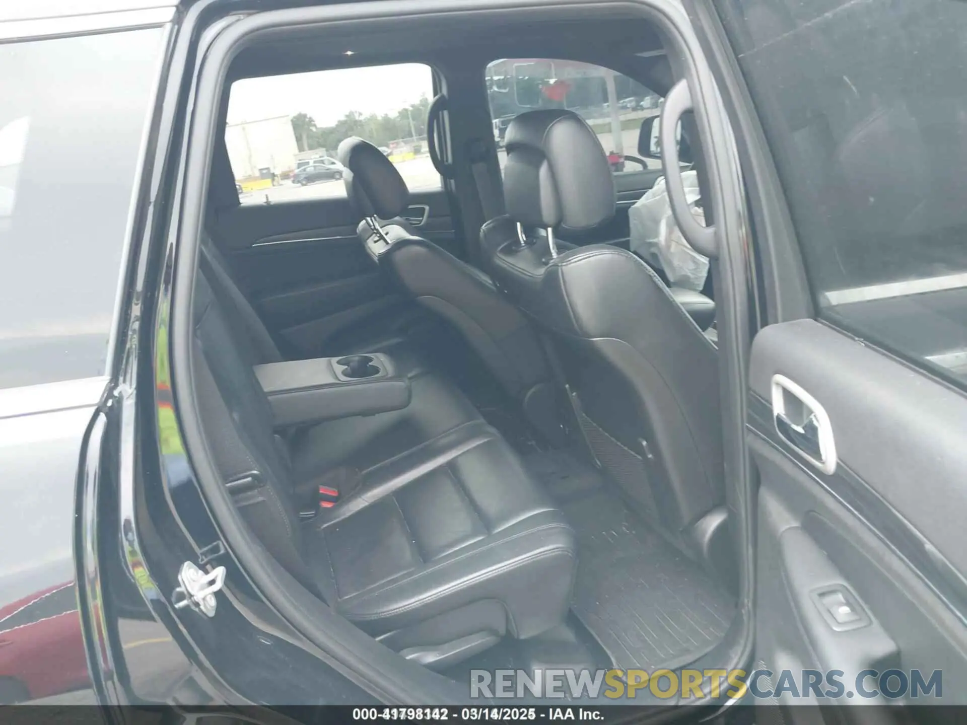 8 Photograph of a damaged car 1C4RJFBG3LC293591 JEEP GRAND CHEROKEE 2020
