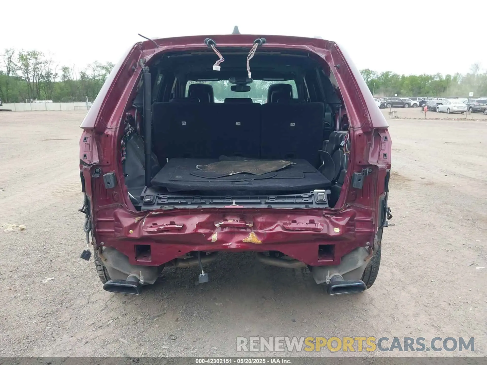 17 Photograph of a damaged car 1C4RJFBG3LC359301 JEEP GRAND CHEROKEE 2020