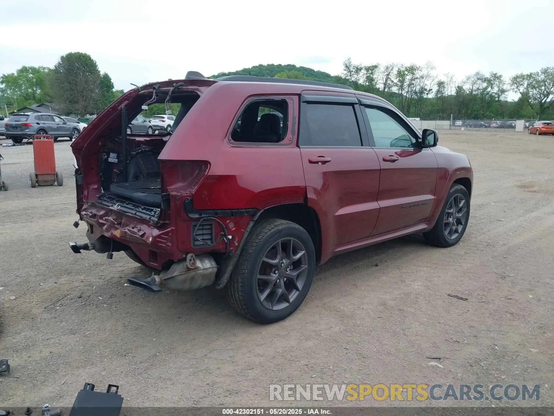 4 Photograph of a damaged car 1C4RJFBG3LC359301 JEEP GRAND CHEROKEE 2020