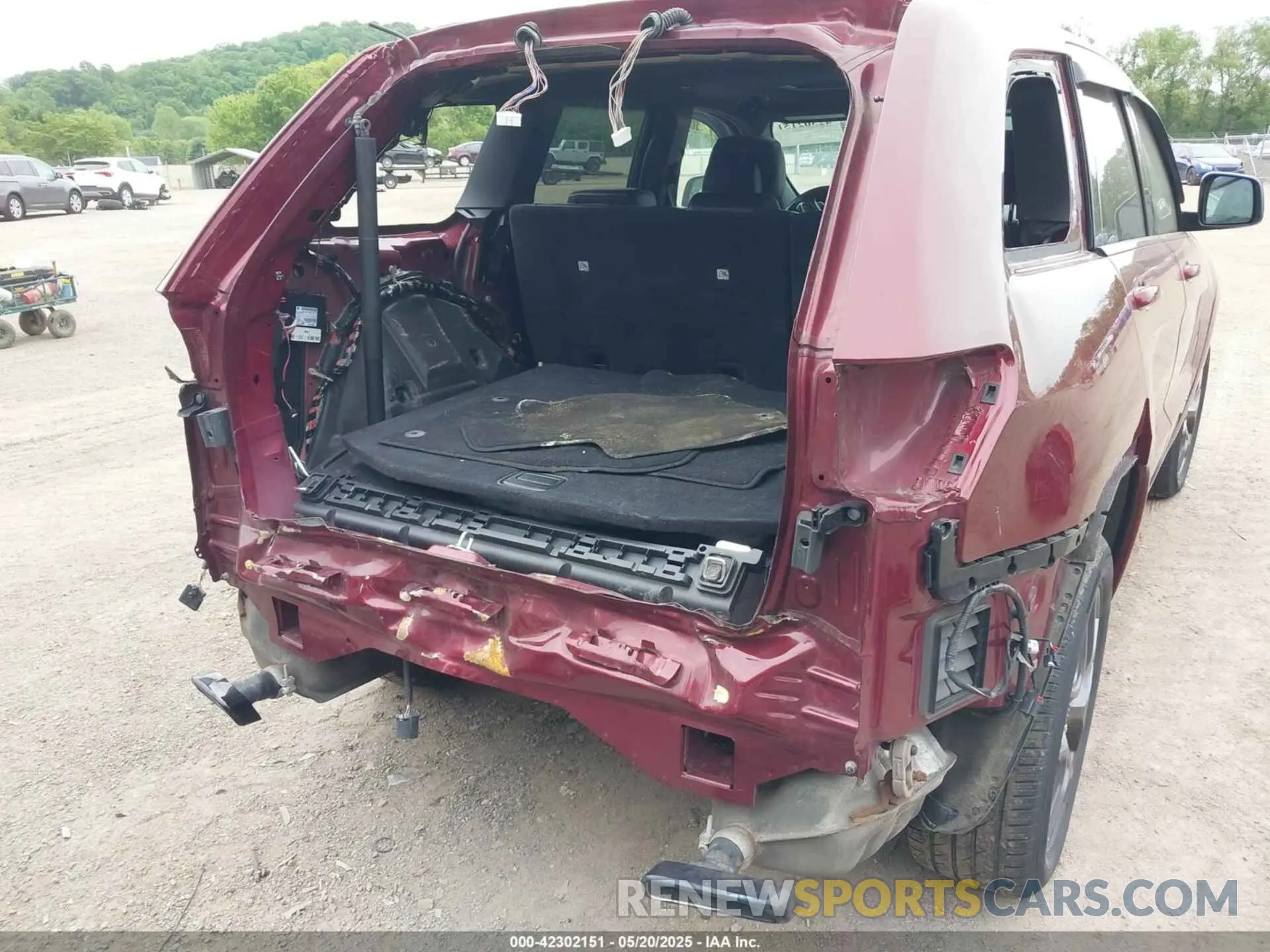 6 Photograph of a damaged car 1C4RJFBG3LC359301 JEEP GRAND CHEROKEE 2020