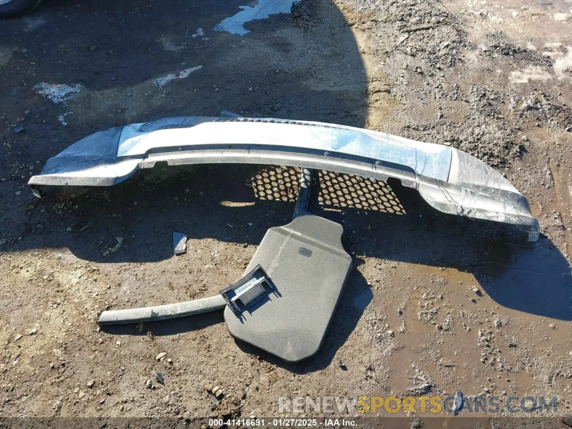 12 Photograph of a damaged car 1C4RJFBG4LC263810 JEEP GRAND CHEROKEE 2020