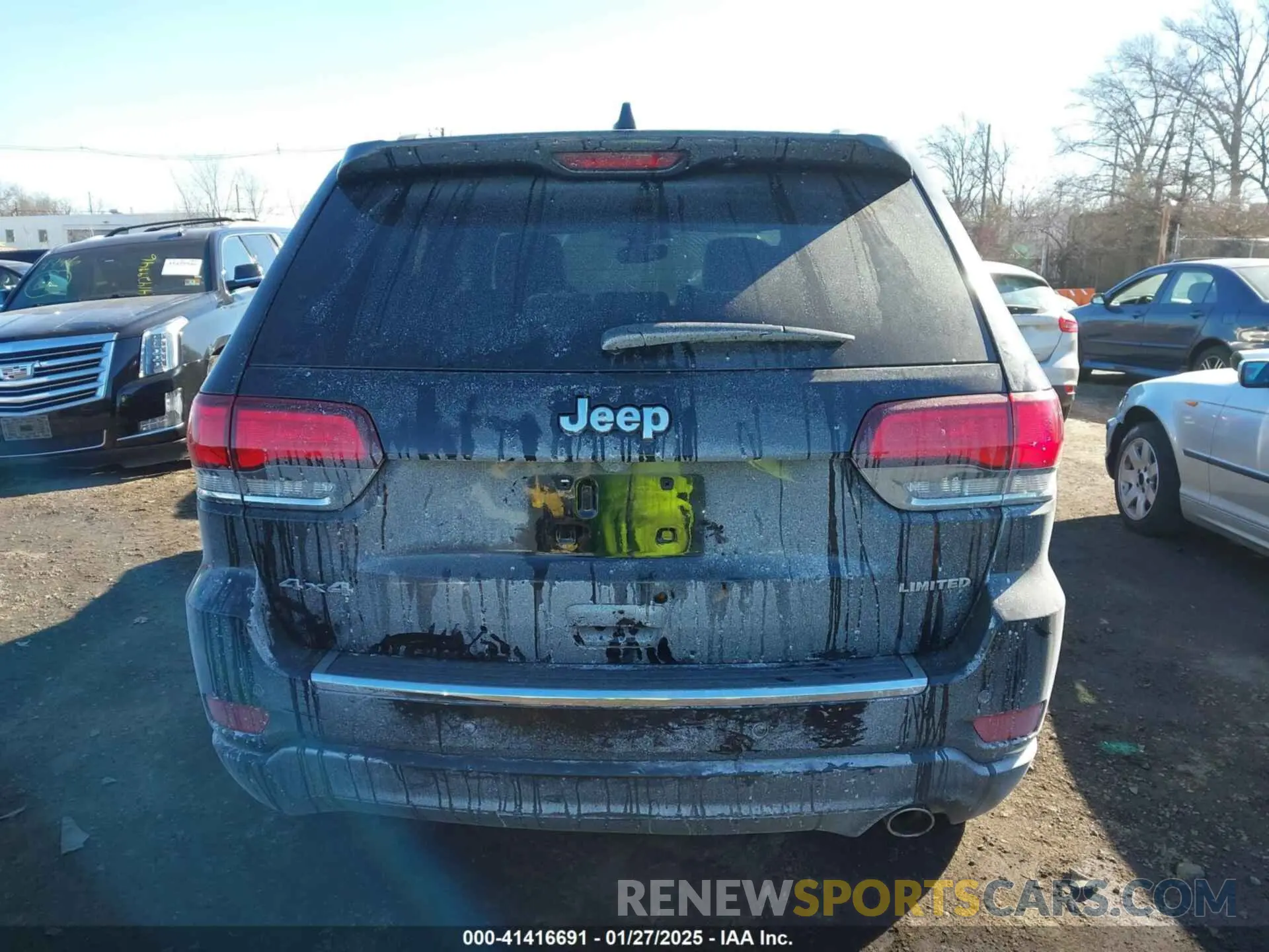 17 Photograph of a damaged car 1C4RJFBG4LC263810 JEEP GRAND CHEROKEE 2020