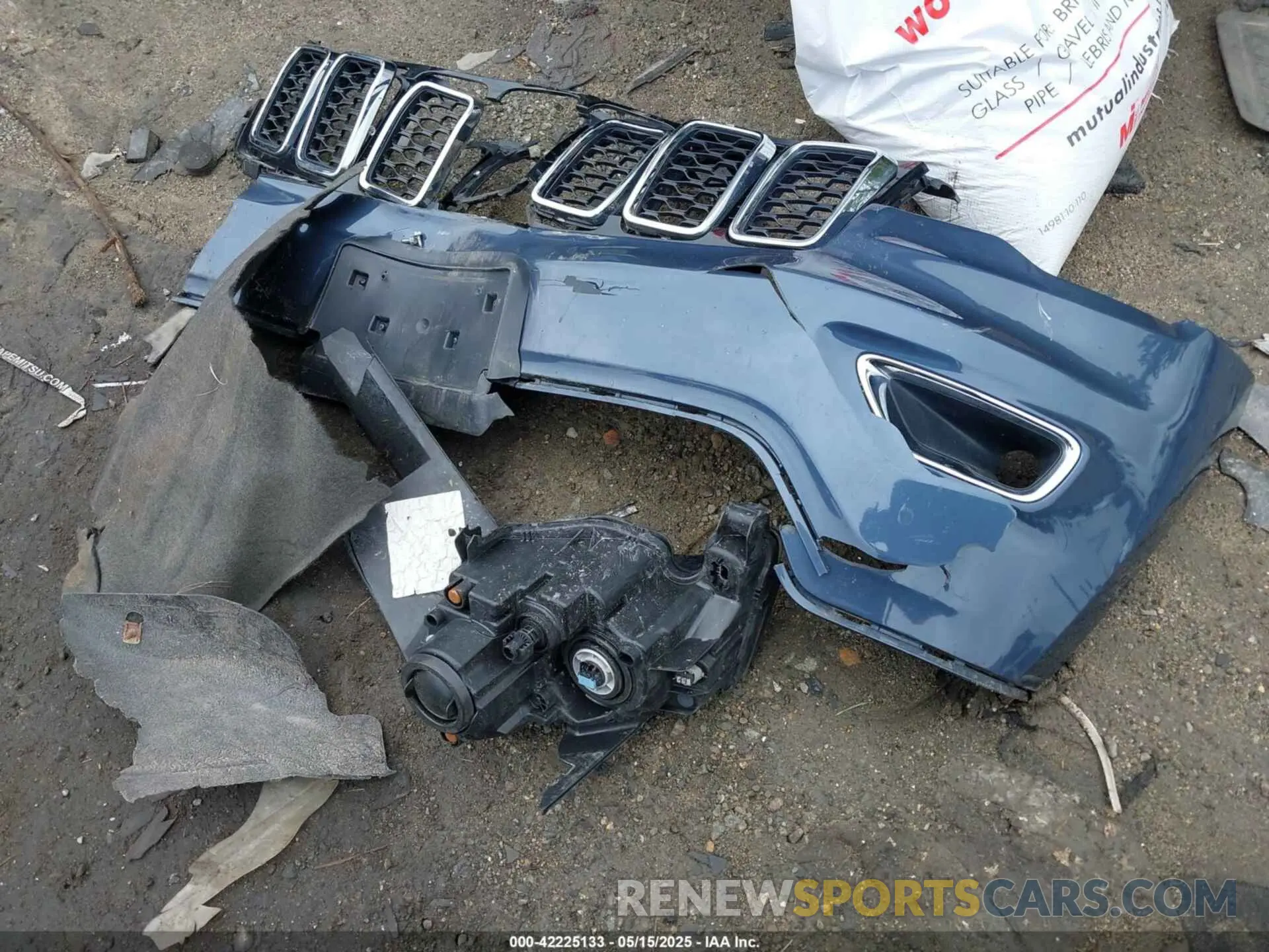 12 Photograph of a damaged car 1C4RJFBG5LC218505 JEEP GRAND CHEROKEE 2020