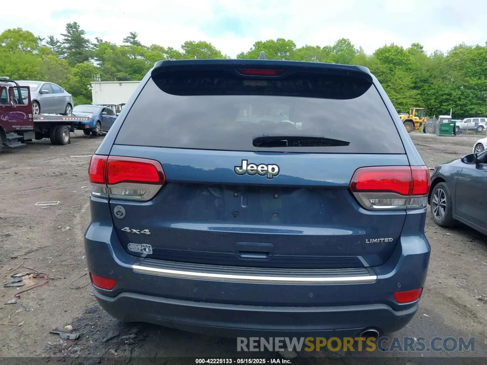 17 Photograph of a damaged car 1C4RJFBG5LC218505 JEEP GRAND CHEROKEE 2020