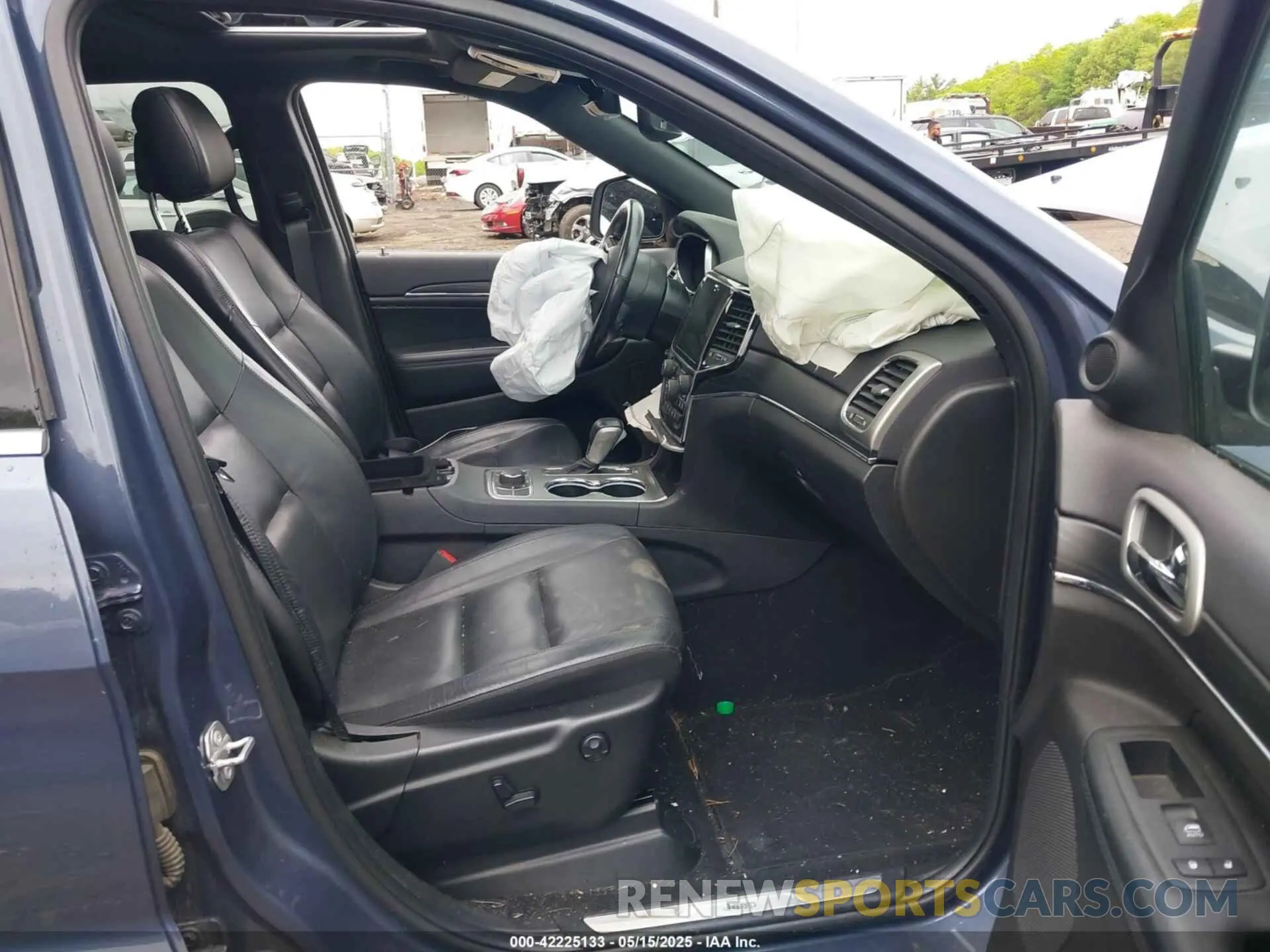 5 Photograph of a damaged car 1C4RJFBG5LC218505 JEEP GRAND CHEROKEE 2020