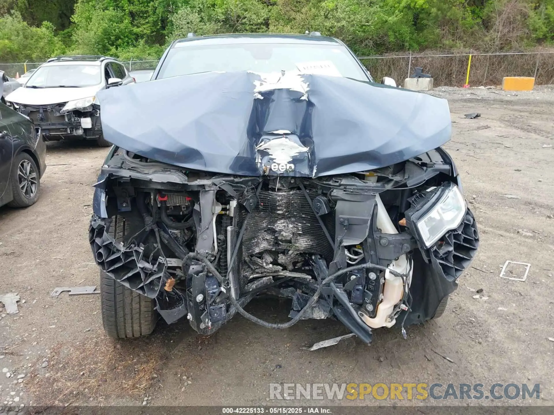 6 Photograph of a damaged car 1C4RJFBG5LC218505 JEEP GRAND CHEROKEE 2020