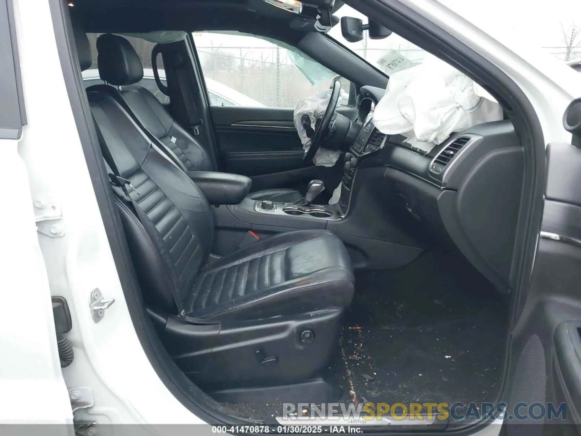 5 Photograph of a damaged car 1C4RJFBG5LC273259 JEEP GRAND CHEROKEE 2020