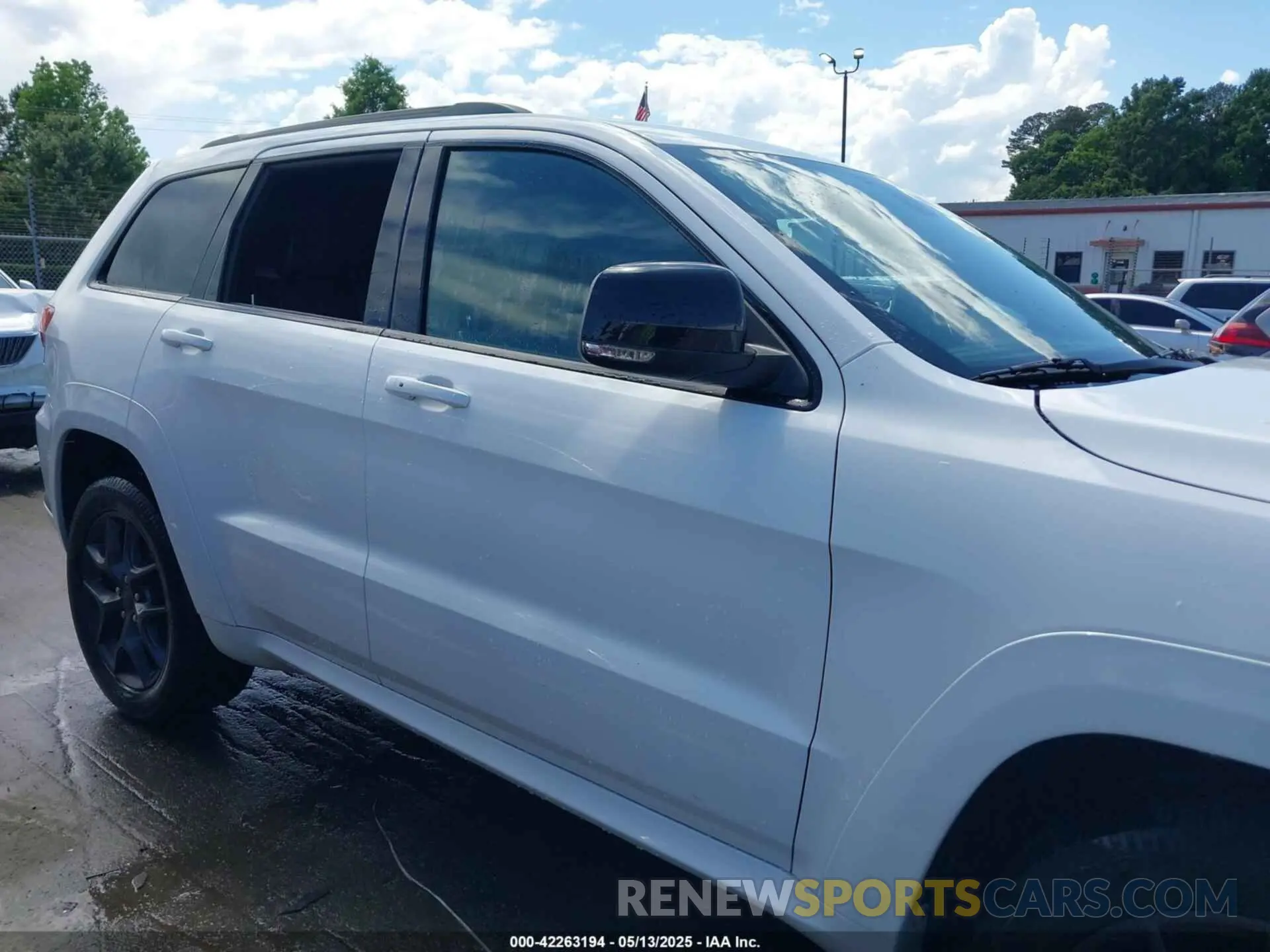 13 Photograph of a damaged car 1C4RJFBG5LC333430 JEEP GRAND CHEROKEE 2020