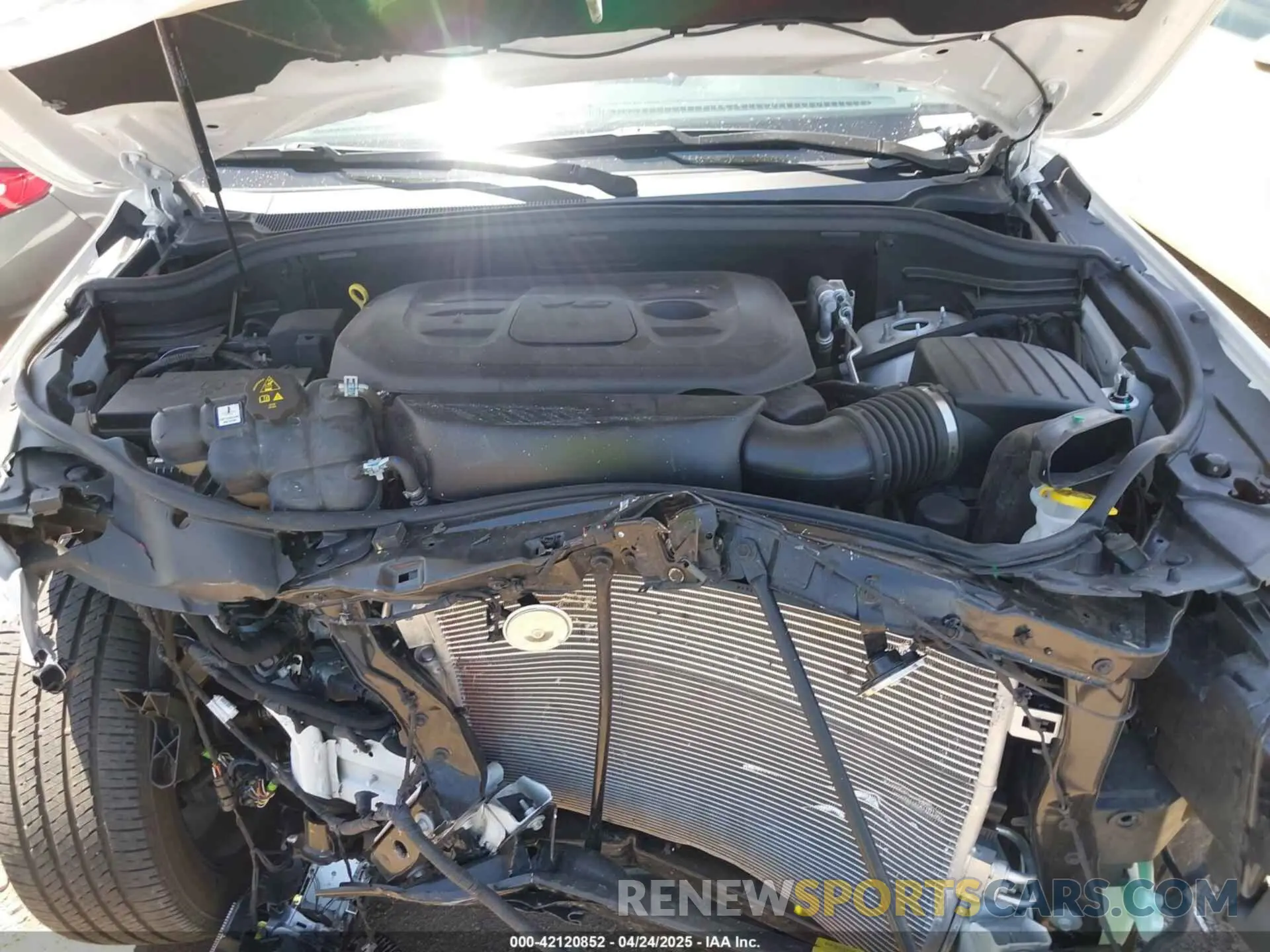 10 Photograph of a damaged car 1C4RJFBG5LC388055 JEEP GRAND CHEROKEE 2020