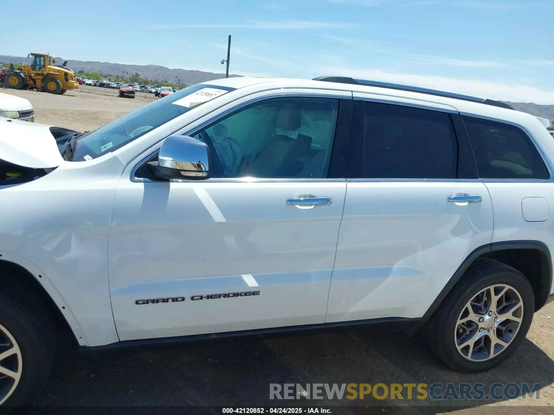 14 Photograph of a damaged car 1C4RJFBG5LC388055 JEEP GRAND CHEROKEE 2020