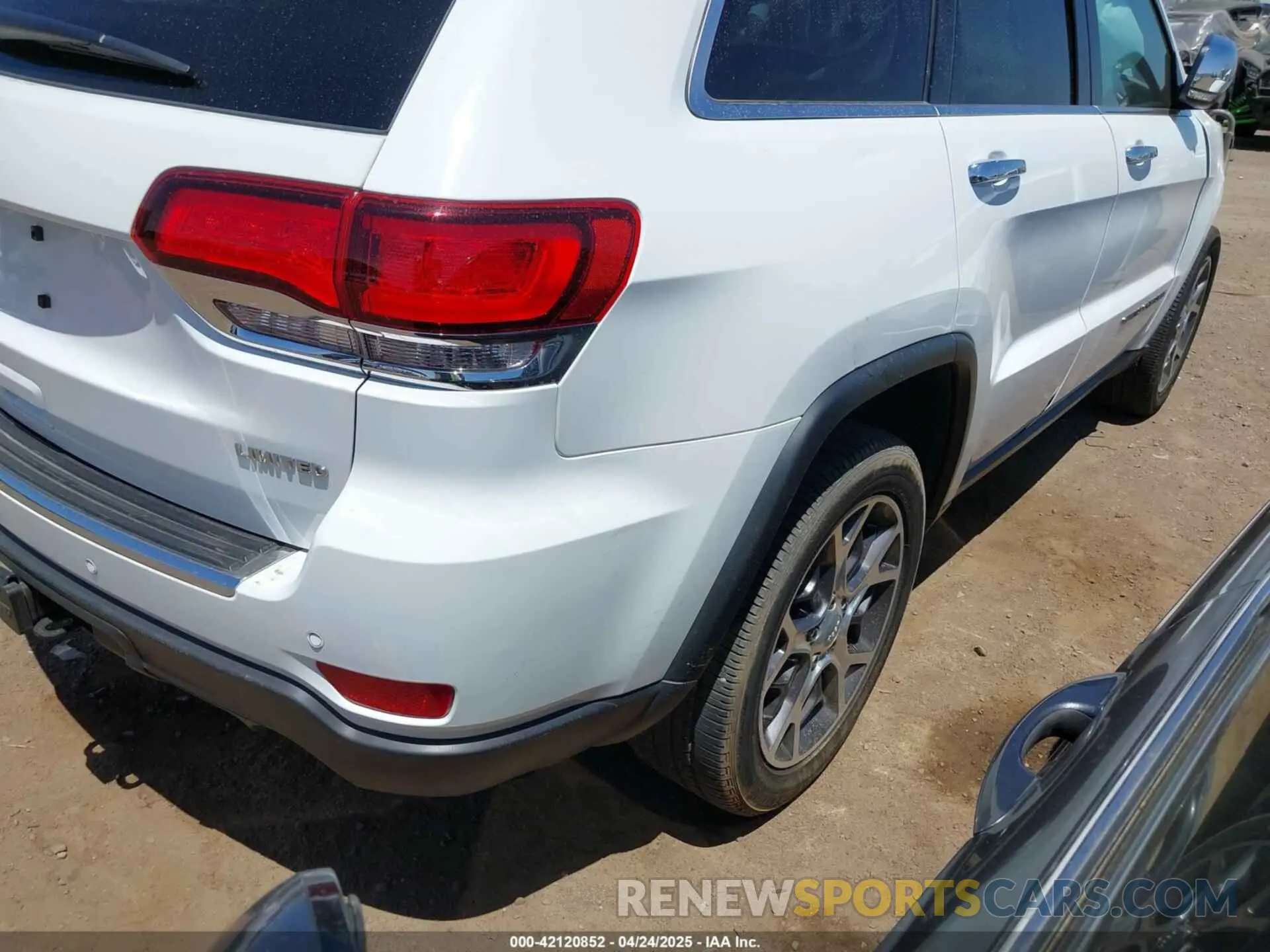 4 Photograph of a damaged car 1C4RJFBG5LC388055 JEEP GRAND CHEROKEE 2020