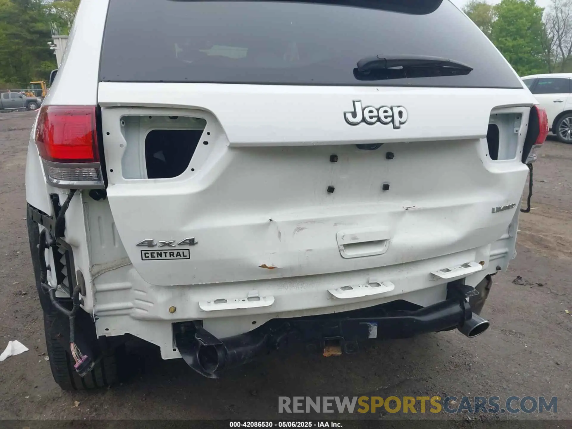 6 Photograph of a damaged car 1C4RJFBG6LC167435 JEEP GRAND CHEROKEE 2020