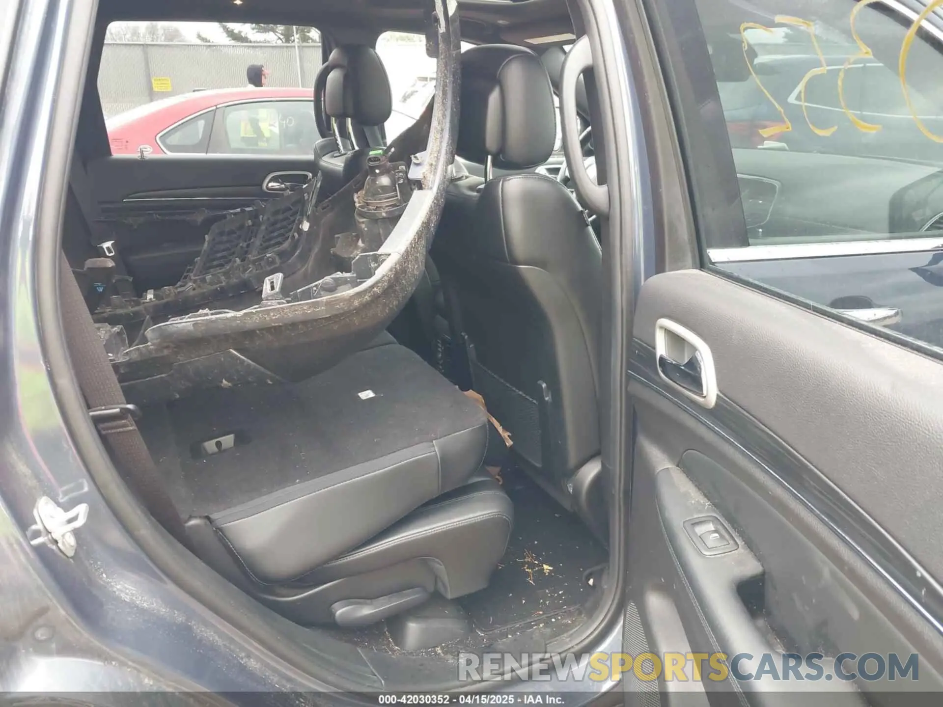 8 Photograph of a damaged car 1C4RJFBG6LC416672 JEEP GRAND CHEROKEE 2020