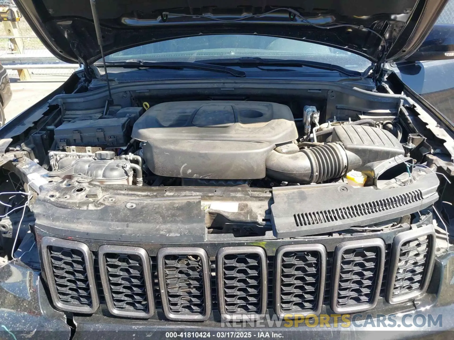 10 Photograph of a damaged car 1C4RJFBG6LC434475 JEEP GRAND CHEROKEE 2020