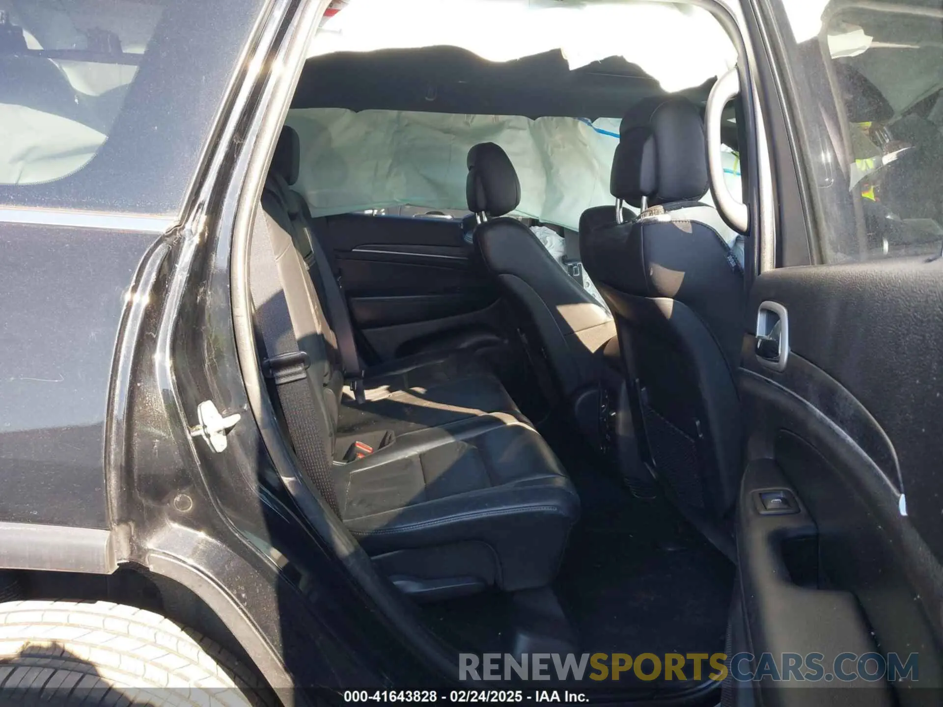 8 Photograph of a damaged car 1C4RJFBG6LC434606 JEEP GRAND CHEROKEE 2020