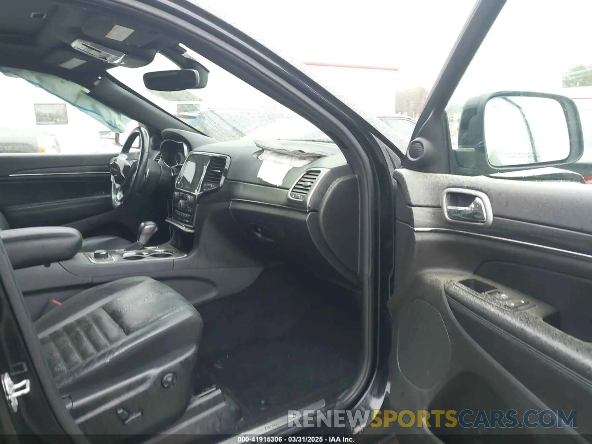 5 Photograph of a damaged car 1C4RJFBG6LC435870 JEEP GRAND CHEROKEE 2020