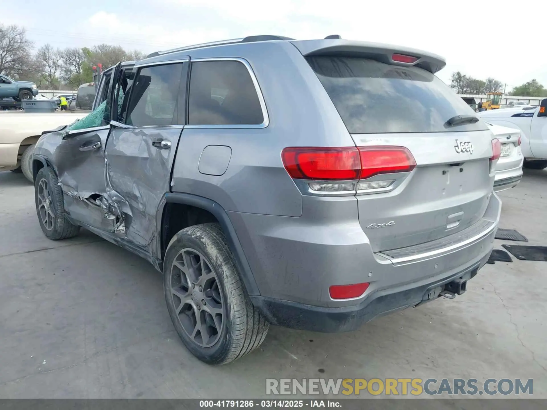 3 Photograph of a damaged car 1C4RJFBG7LC152068 JEEP GRAND CHEROKEE 2020