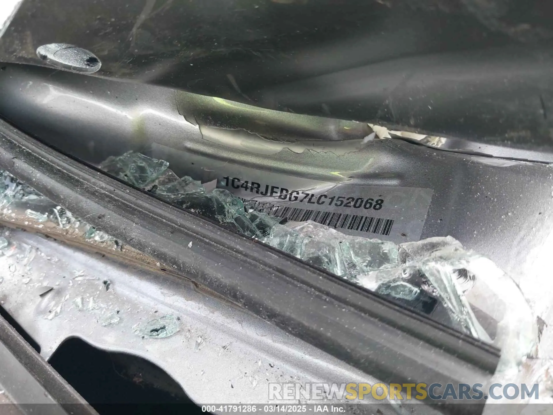 9 Photograph of a damaged car 1C4RJFBG7LC152068 JEEP GRAND CHEROKEE 2020
