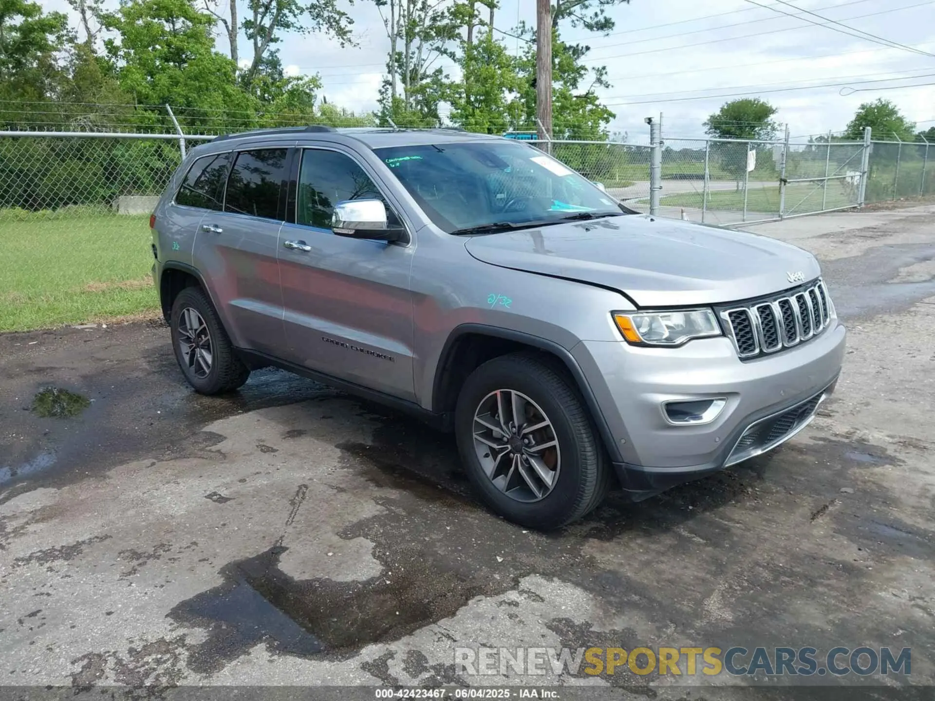 1 Photograph of a damaged car 1C4RJFBG7LC193736 JEEP GRAND CHEROKEE 2020