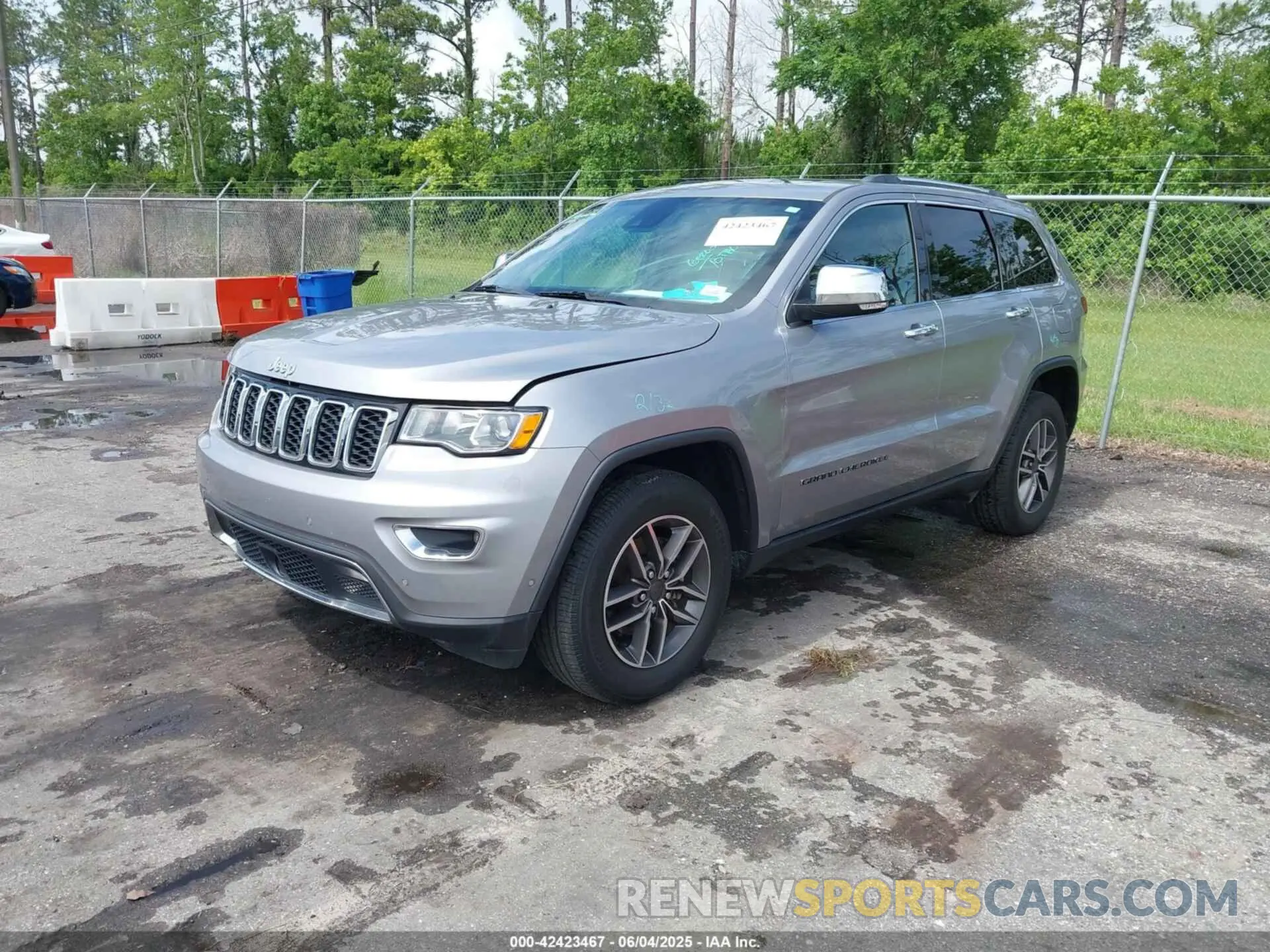2 Photograph of a damaged car 1C4RJFBG7LC193736 JEEP GRAND CHEROKEE 2020