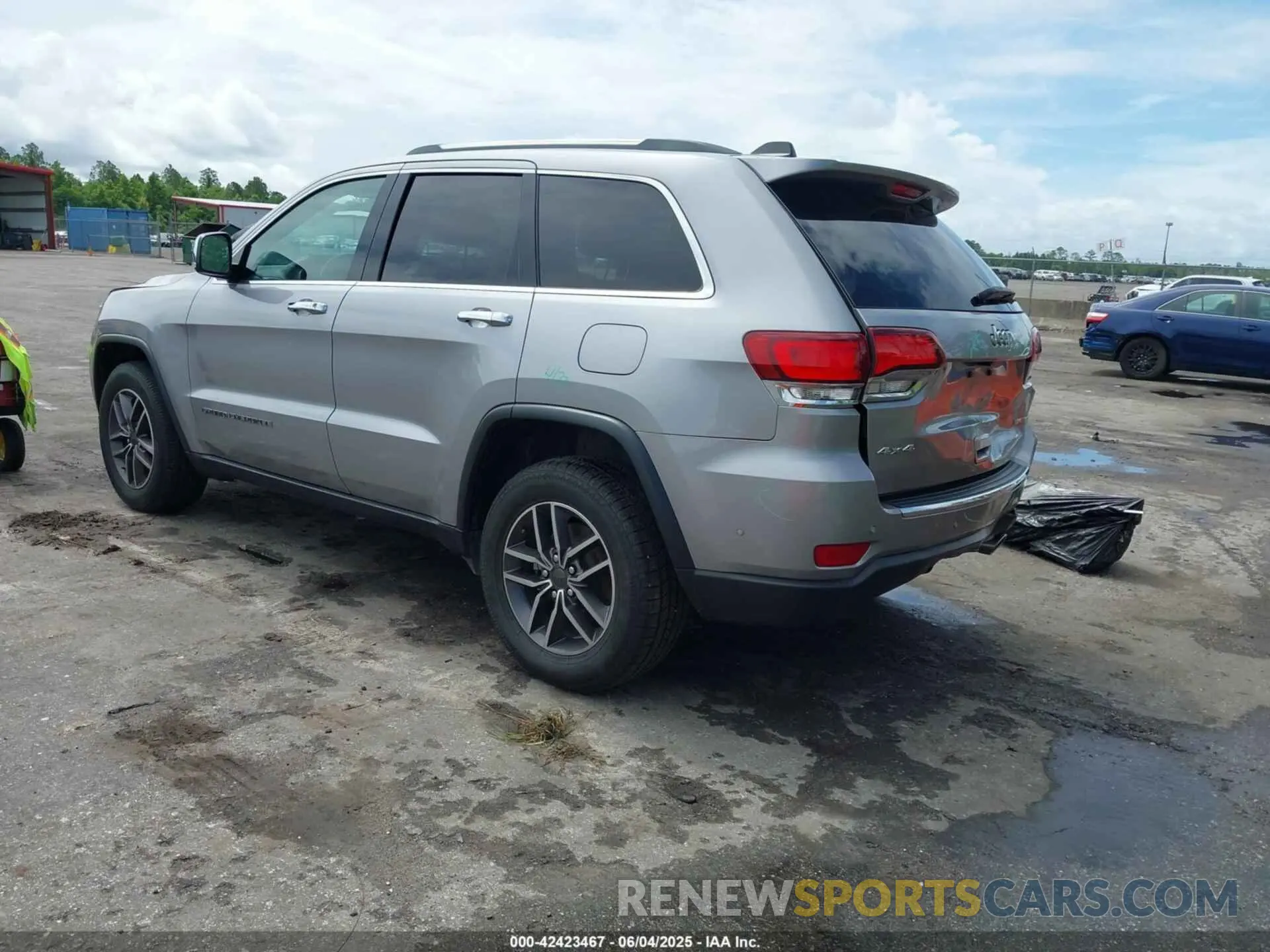 3 Photograph of a damaged car 1C4RJFBG7LC193736 JEEP GRAND CHEROKEE 2020