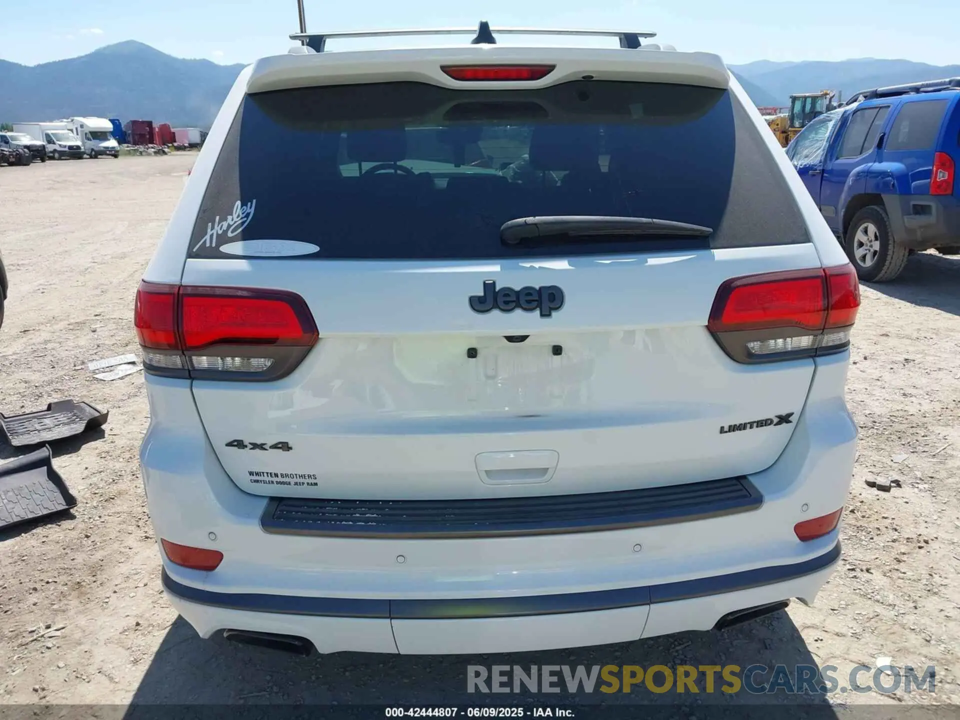 16 Photograph of a damaged car 1C4RJFBG7LC277104 JEEP GRAND CHEROKEE 2020