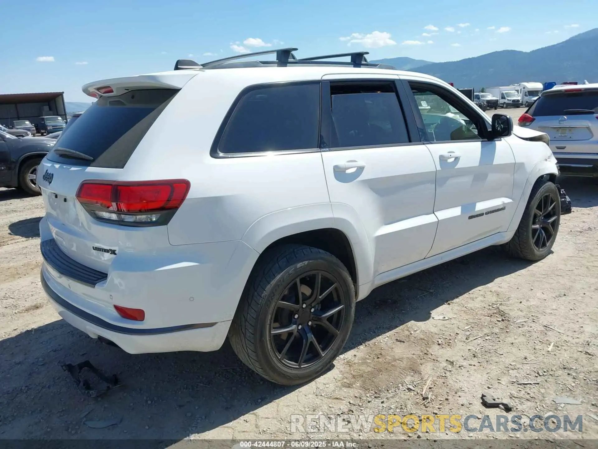 4 Photograph of a damaged car 1C4RJFBG7LC277104 JEEP GRAND CHEROKEE 2020