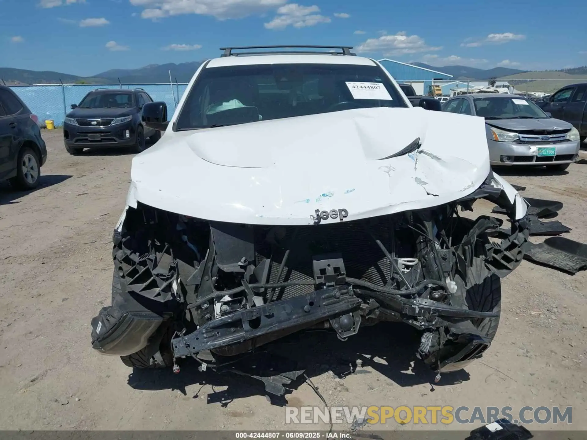 6 Photograph of a damaged car 1C4RJFBG7LC277104 JEEP GRAND CHEROKEE 2020
