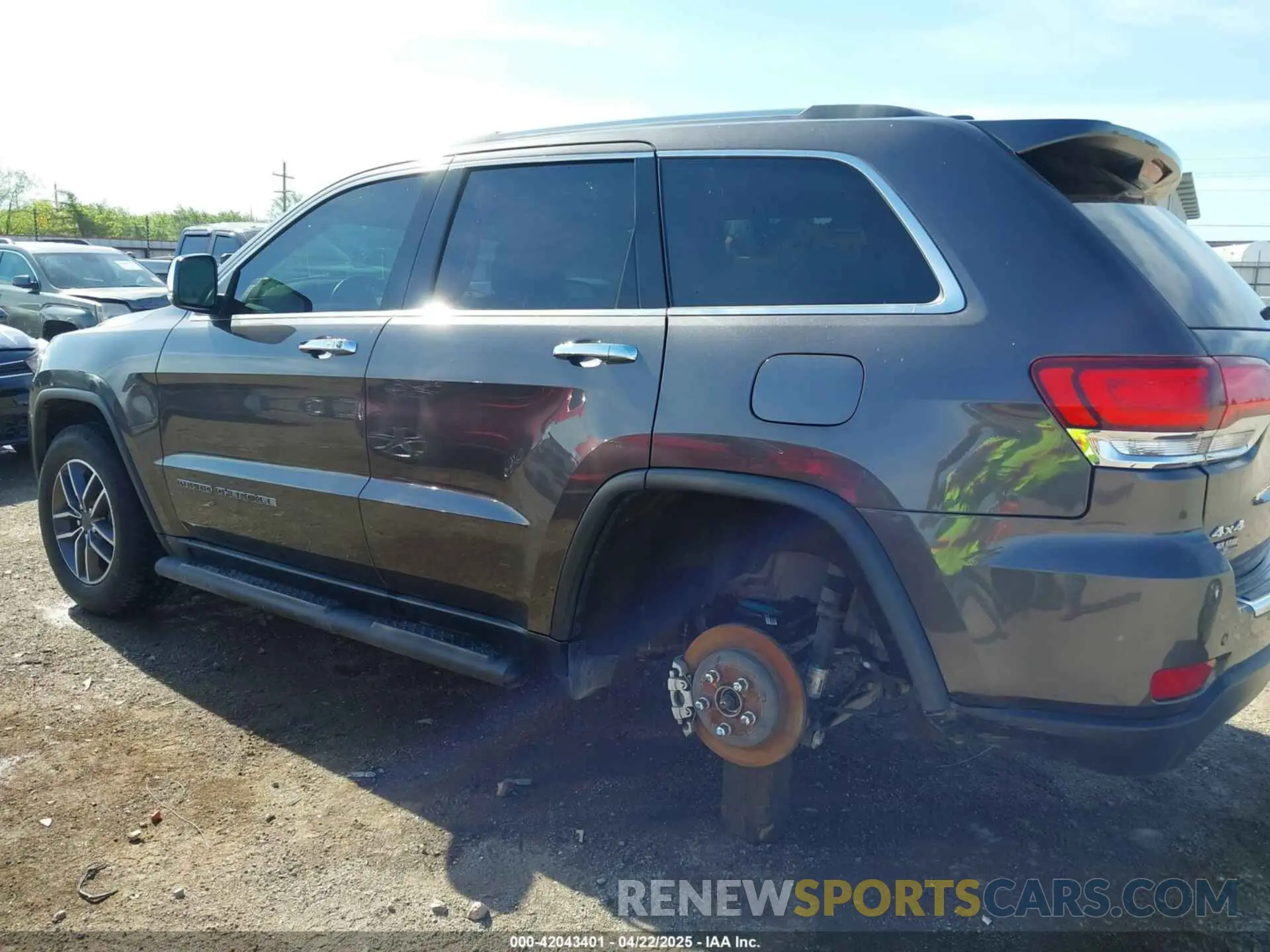 15 Photograph of a damaged car 1C4RJFBG7LC390731 JEEP GRAND CHEROKEE 2020