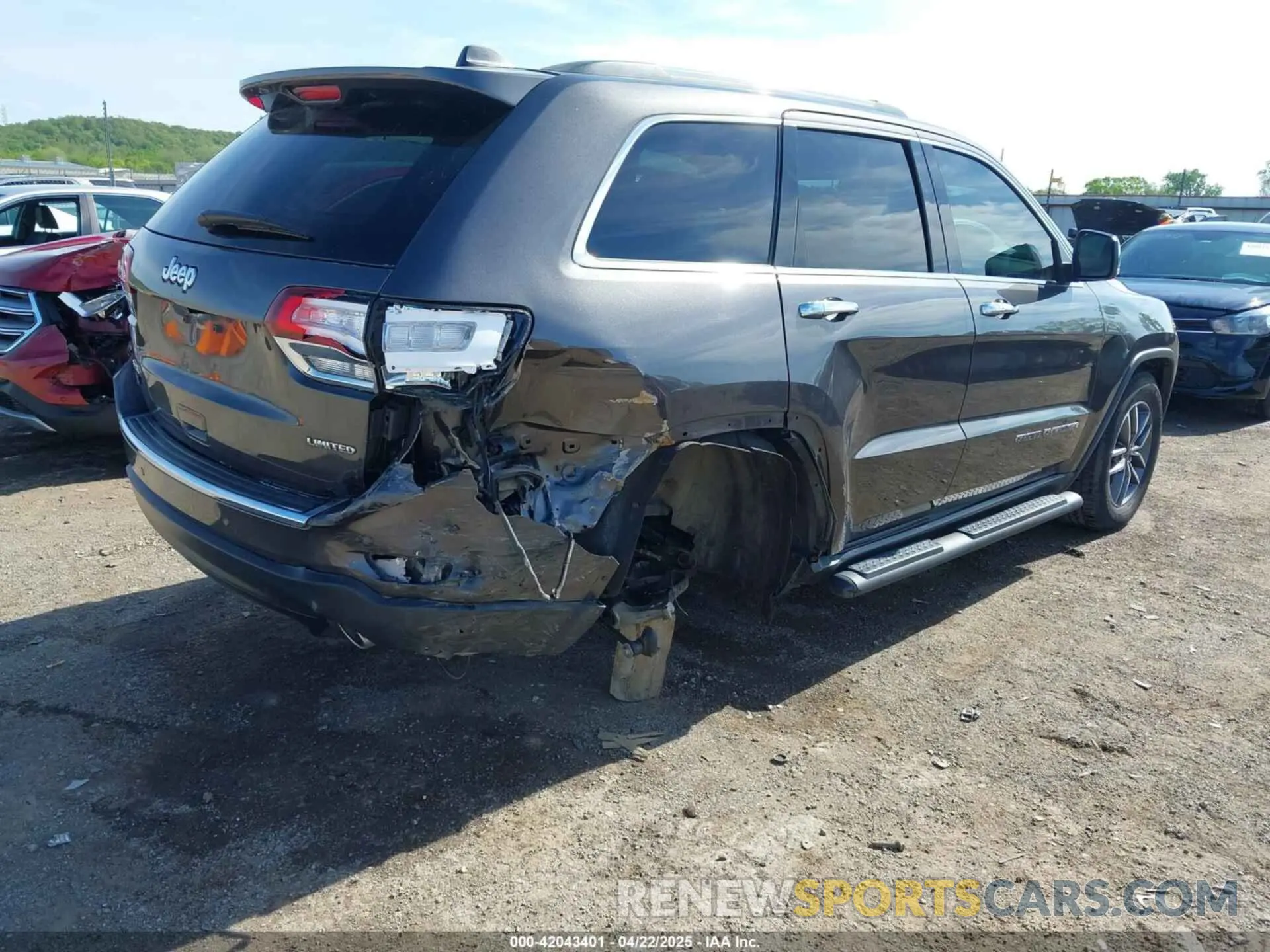 4 Photograph of a damaged car 1C4RJFBG7LC390731 JEEP GRAND CHEROKEE 2020