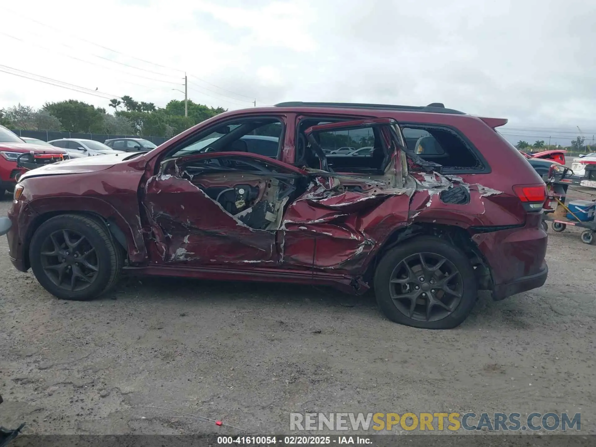 14 Photograph of a damaged car 1C4RJFBG7LC418575 JEEP GRAND CHEROKEE 2020