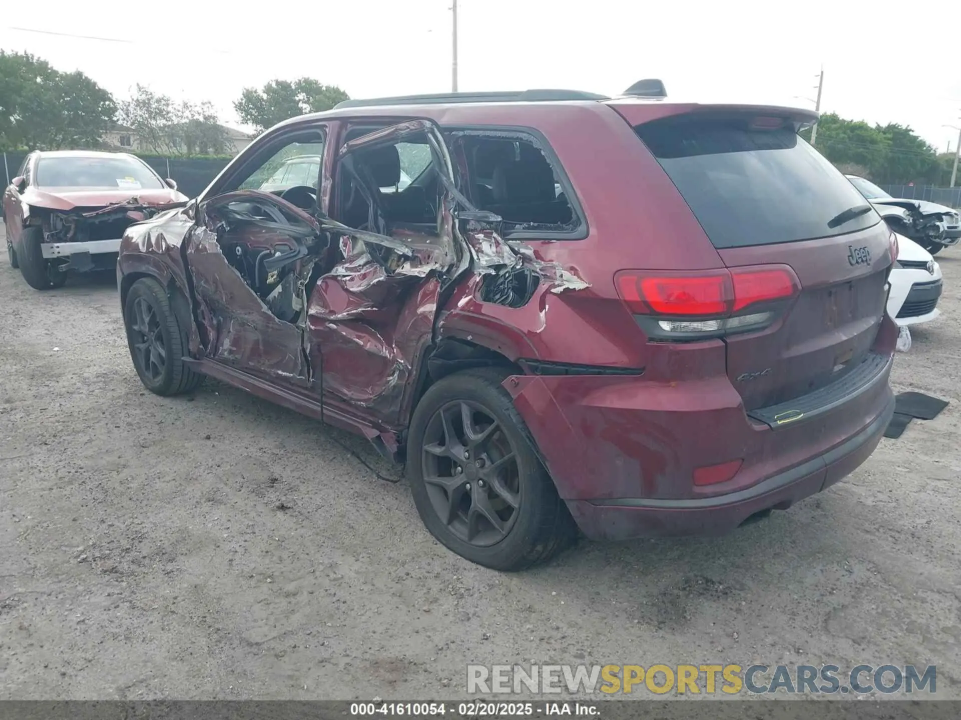 3 Photograph of a damaged car 1C4RJFBG7LC418575 JEEP GRAND CHEROKEE 2020