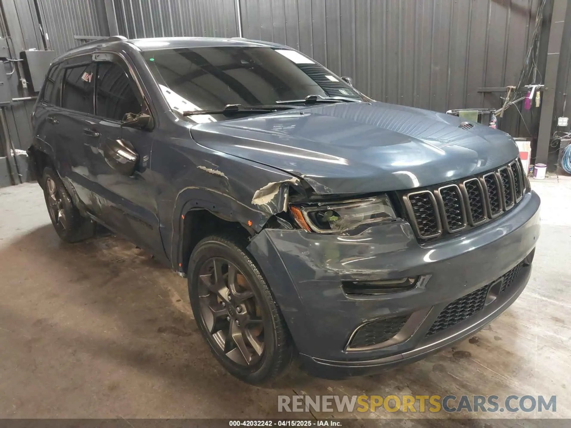 1 Photograph of a damaged car 1C4RJFBG8LC302740 JEEP GRAND CHEROKEE 2020