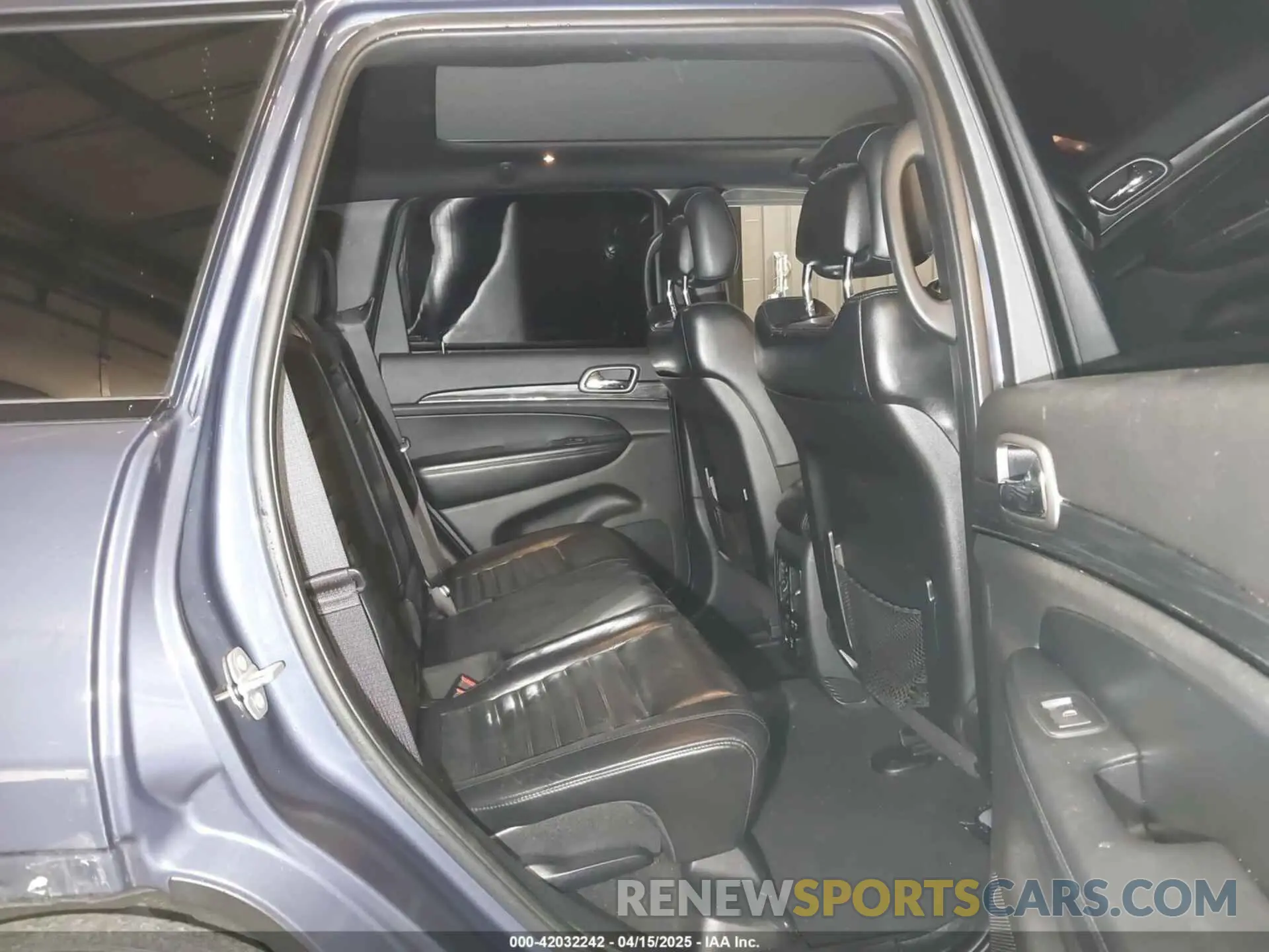 8 Photograph of a damaged car 1C4RJFBG8LC302740 JEEP GRAND CHEROKEE 2020