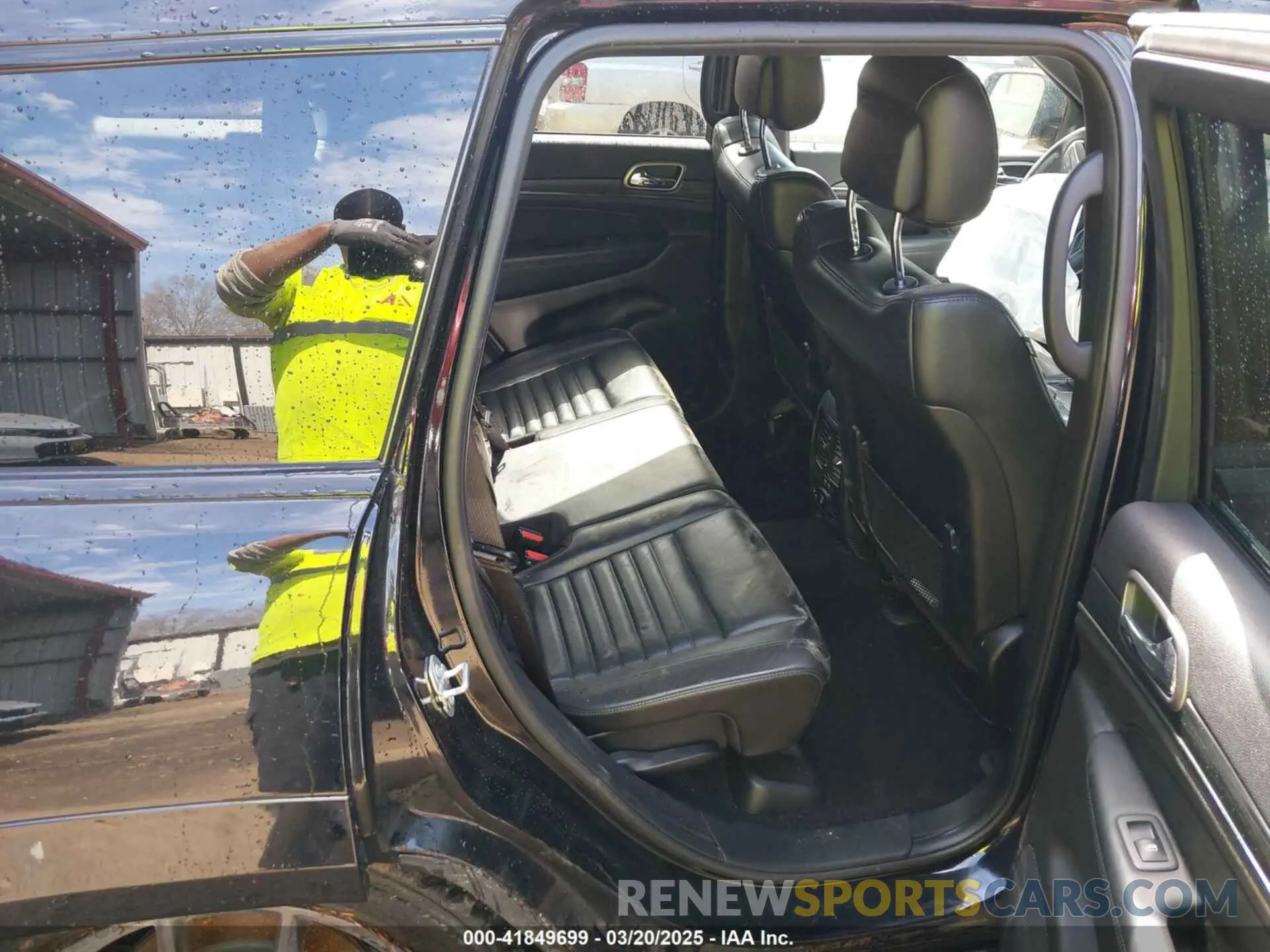 8 Photograph of a damaged car 1C4RJFBG9LC125986 JEEP GRAND CHEROKEE 2020