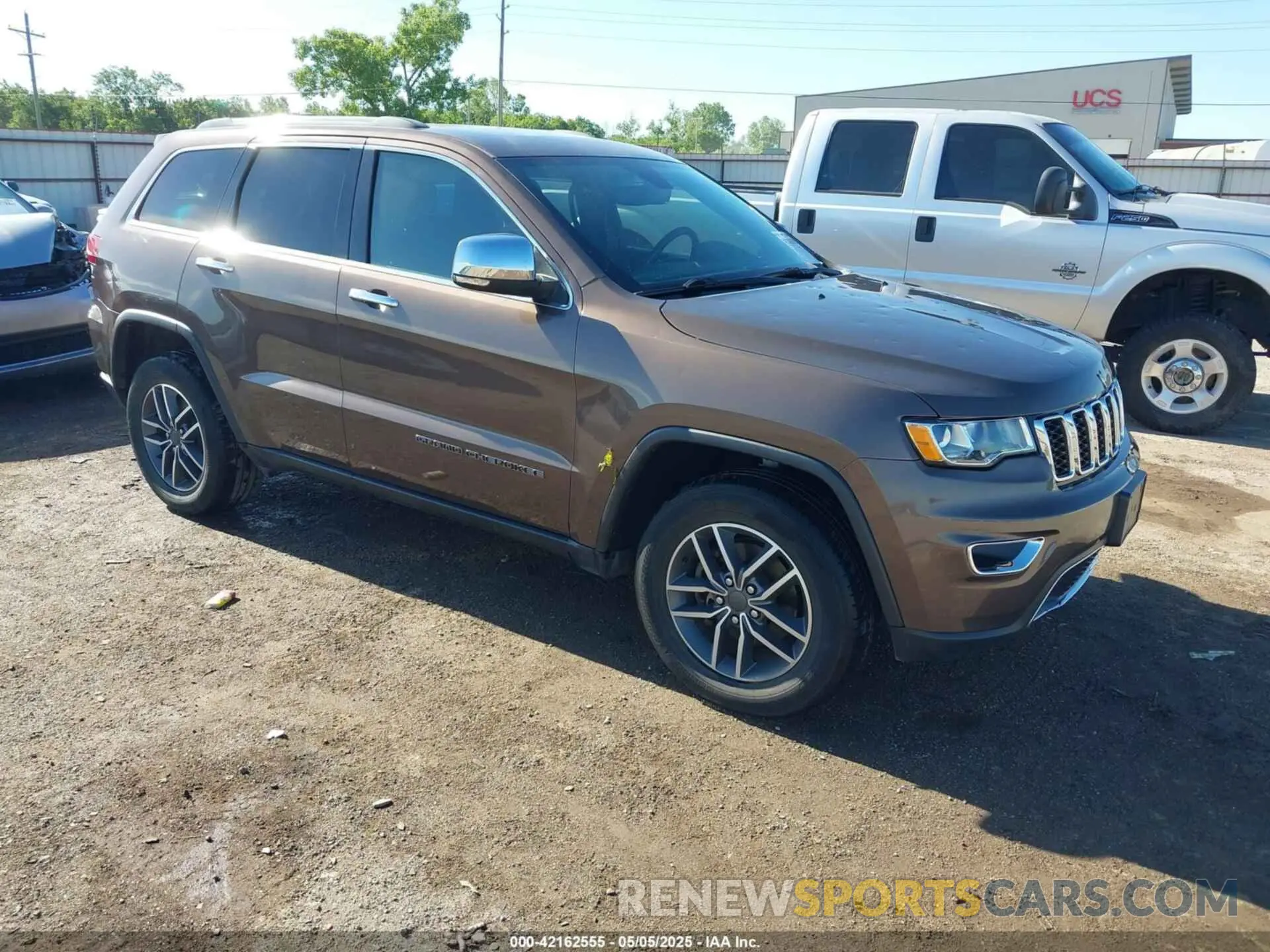 1 Photograph of a damaged car 1C4RJFBG9LC346570 JEEP GRAND CHEROKEE 2020