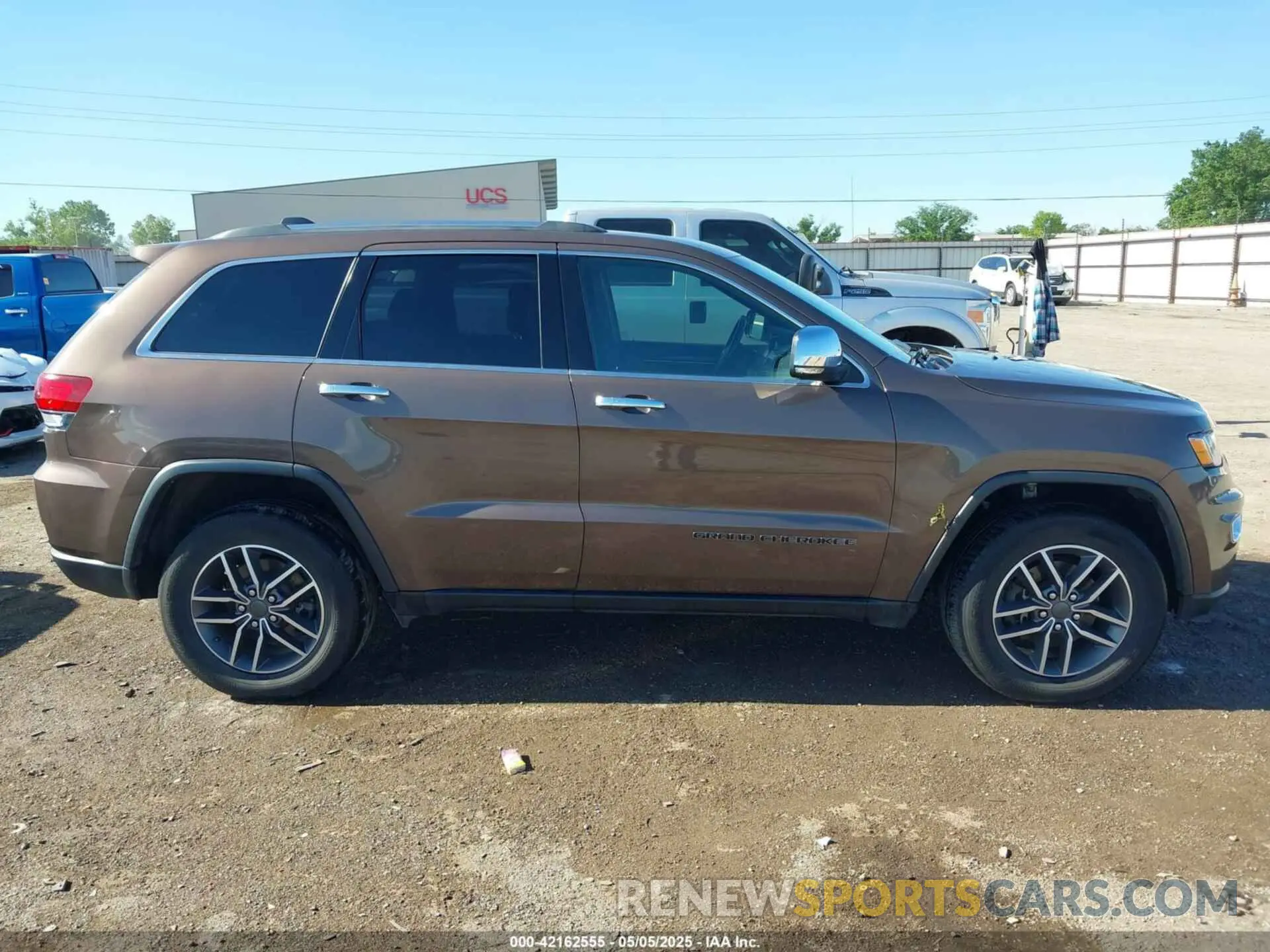 13 Photograph of a damaged car 1C4RJFBG9LC346570 JEEP GRAND CHEROKEE 2020