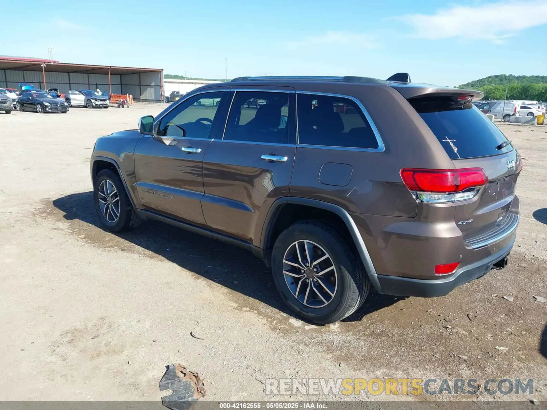 3 Photograph of a damaged car 1C4RJFBG9LC346570 JEEP GRAND CHEROKEE 2020